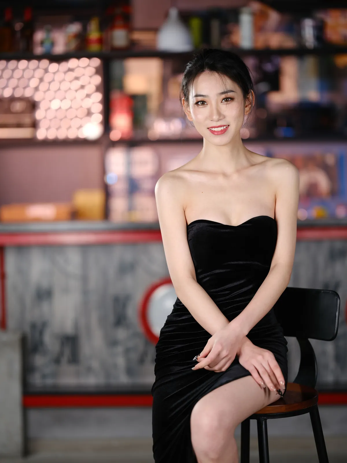国模女神 - 何诗婷 [522P-300MB]