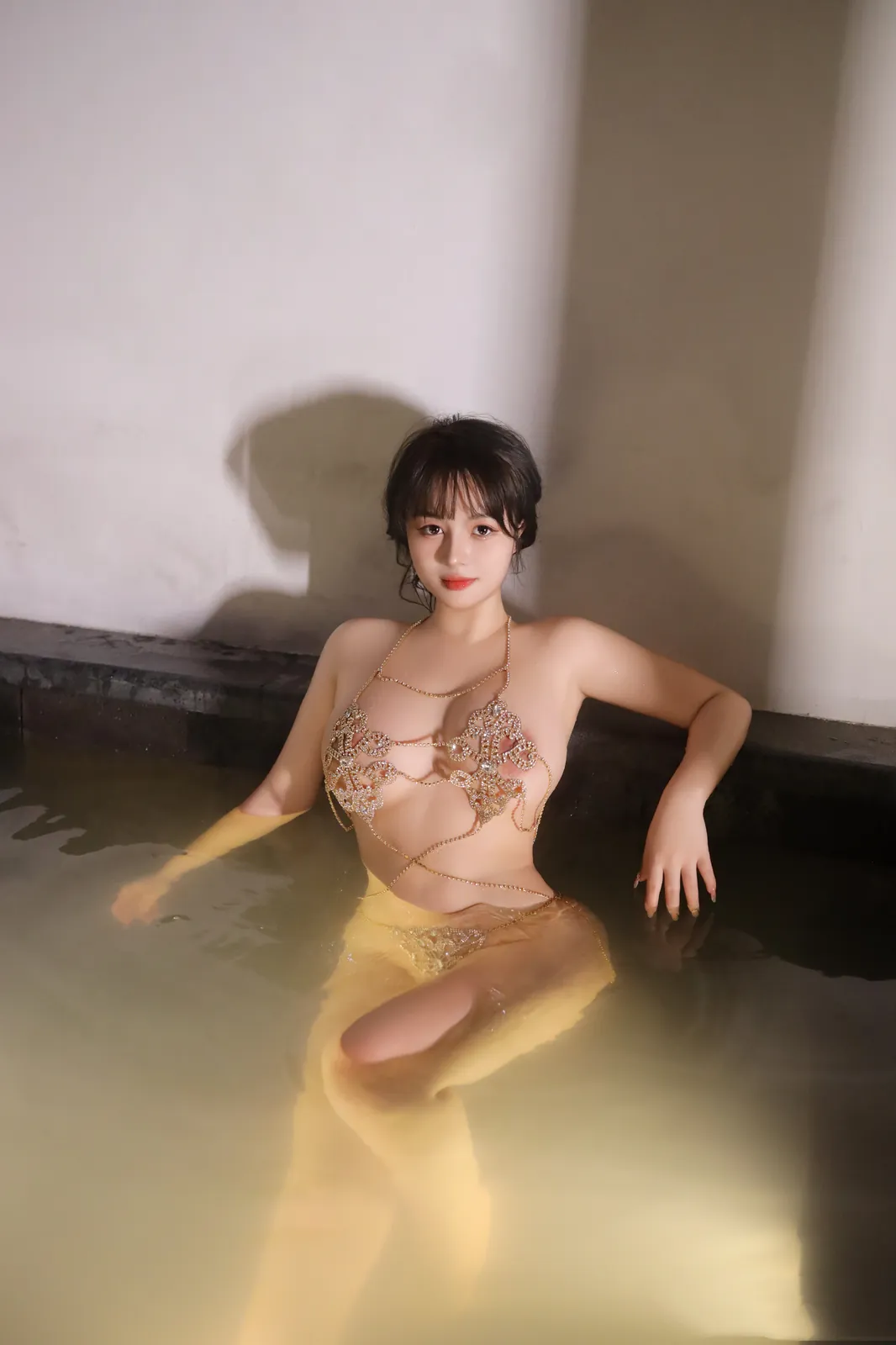 沈思怡 - 温泉 [84P-1.06GB]