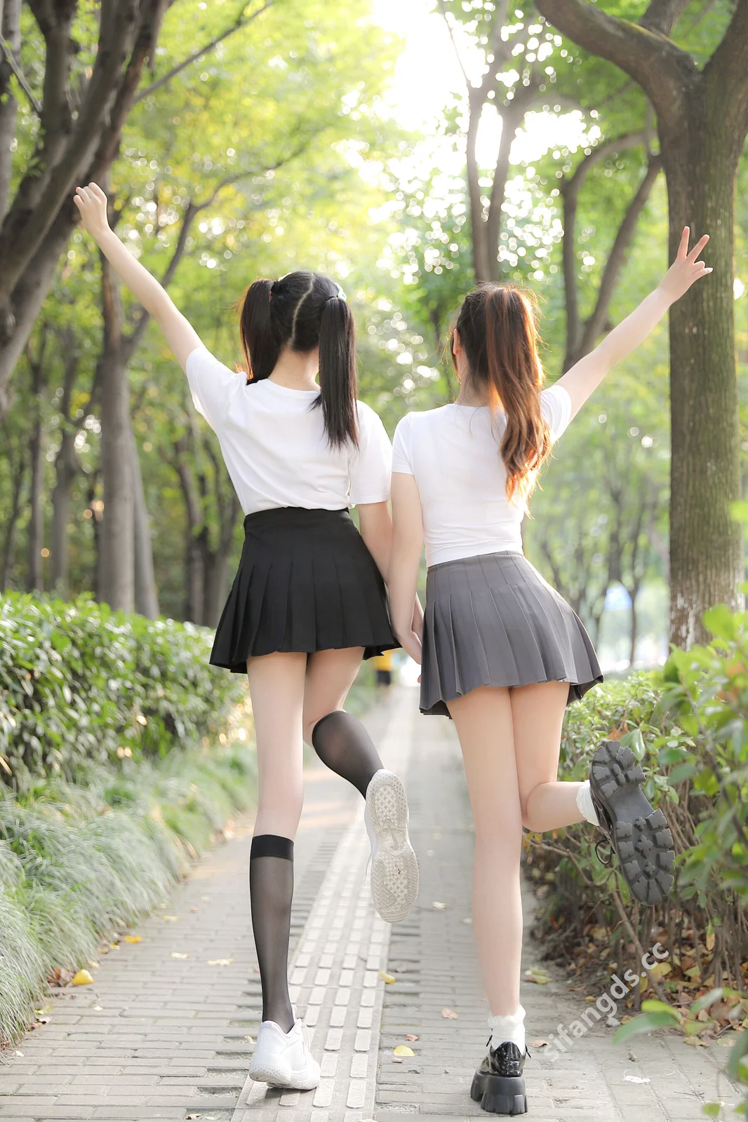 袁圆&蛋蛋宝 - 户外 [81P3V-1.45GB]