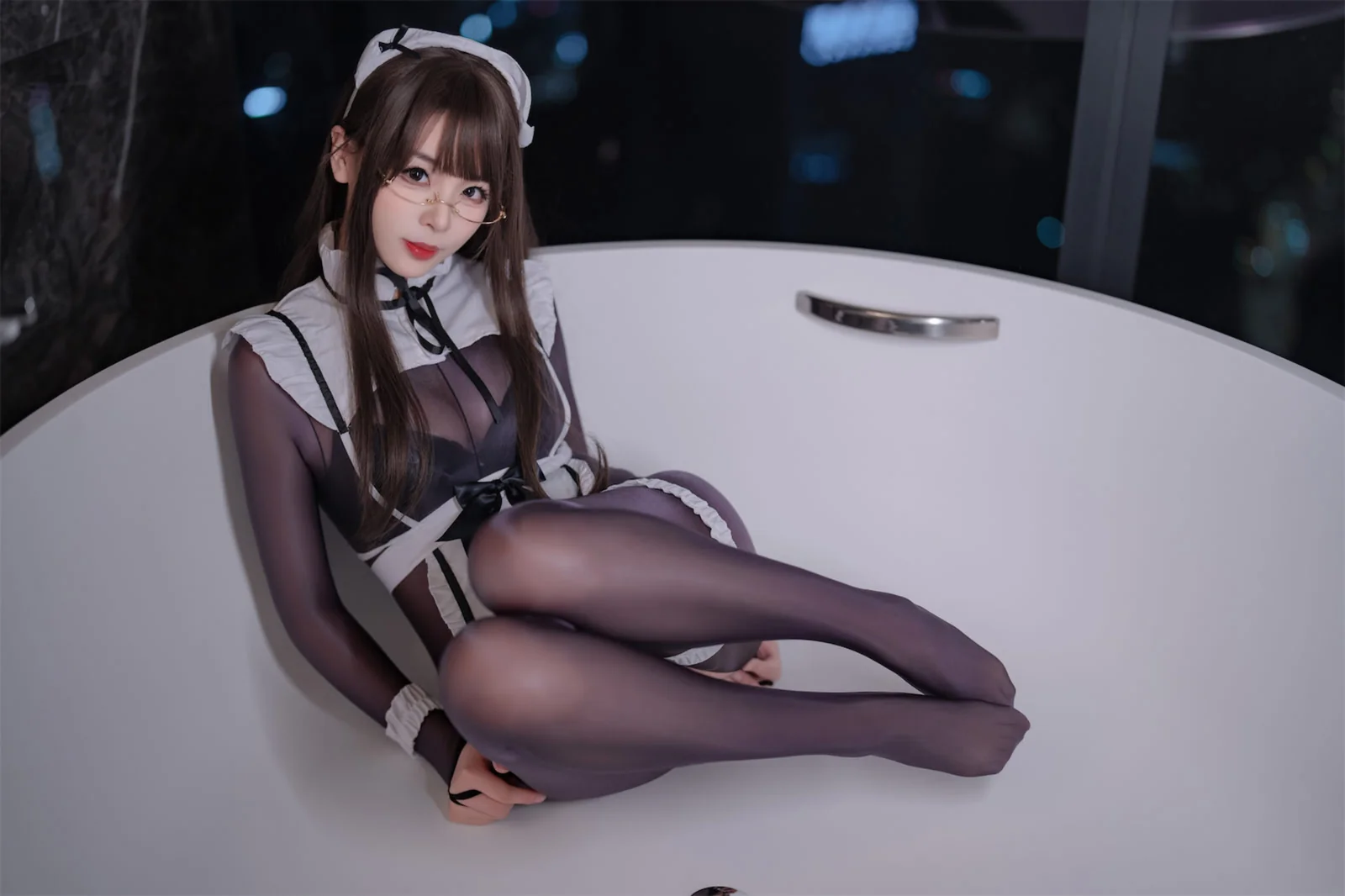 轩萧学姐 - 连体丝女仆 [90P-444MB]