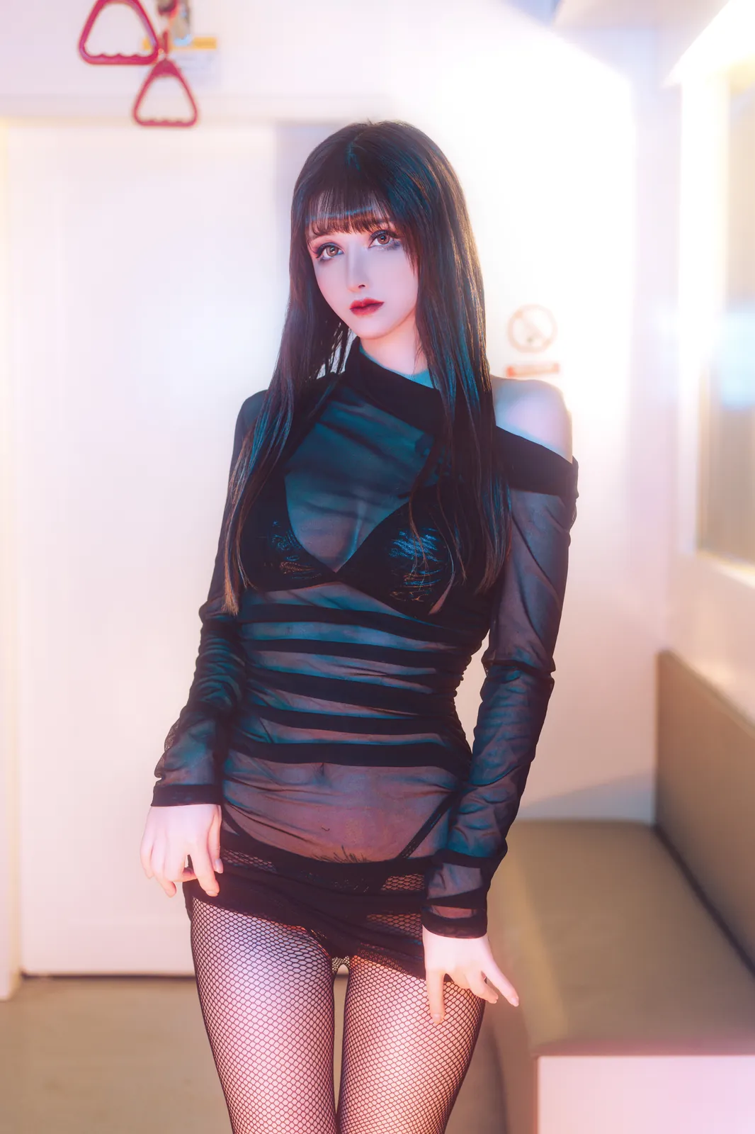 鹿八岁baby – 地铁の调教 [94P2V-2.88GB]