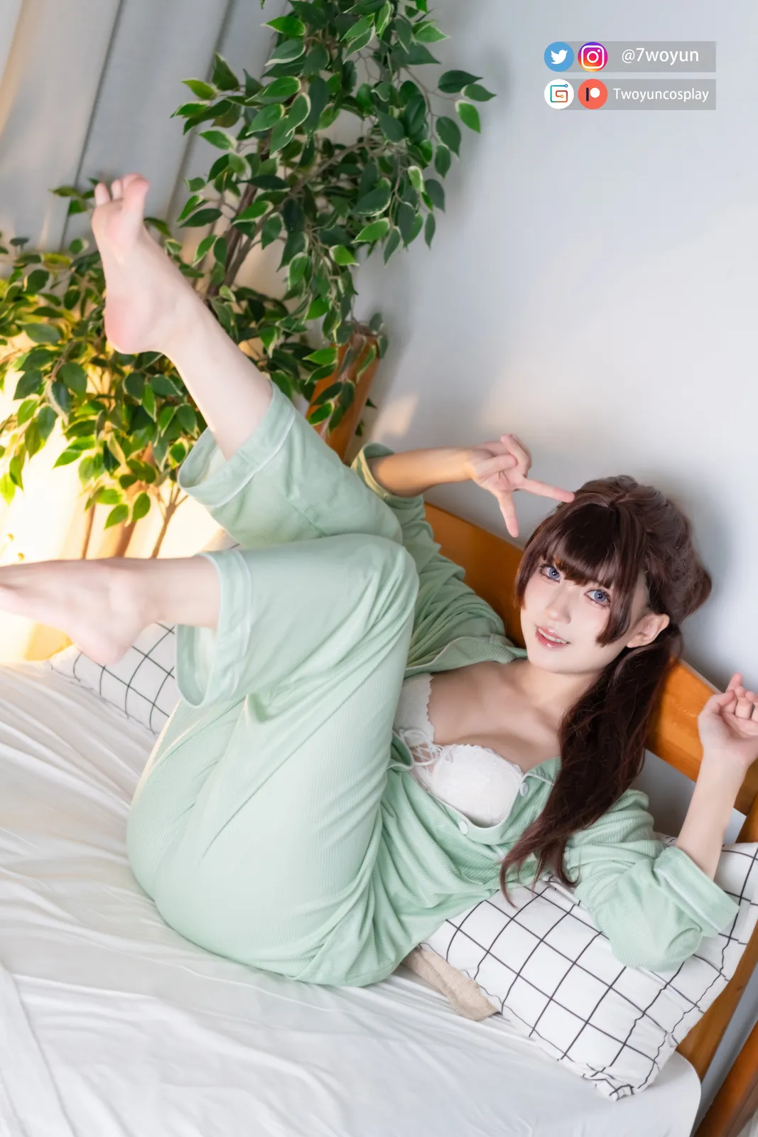 Twoyun - 邻桌艾莉同学 周防有希 [25P-349MB]