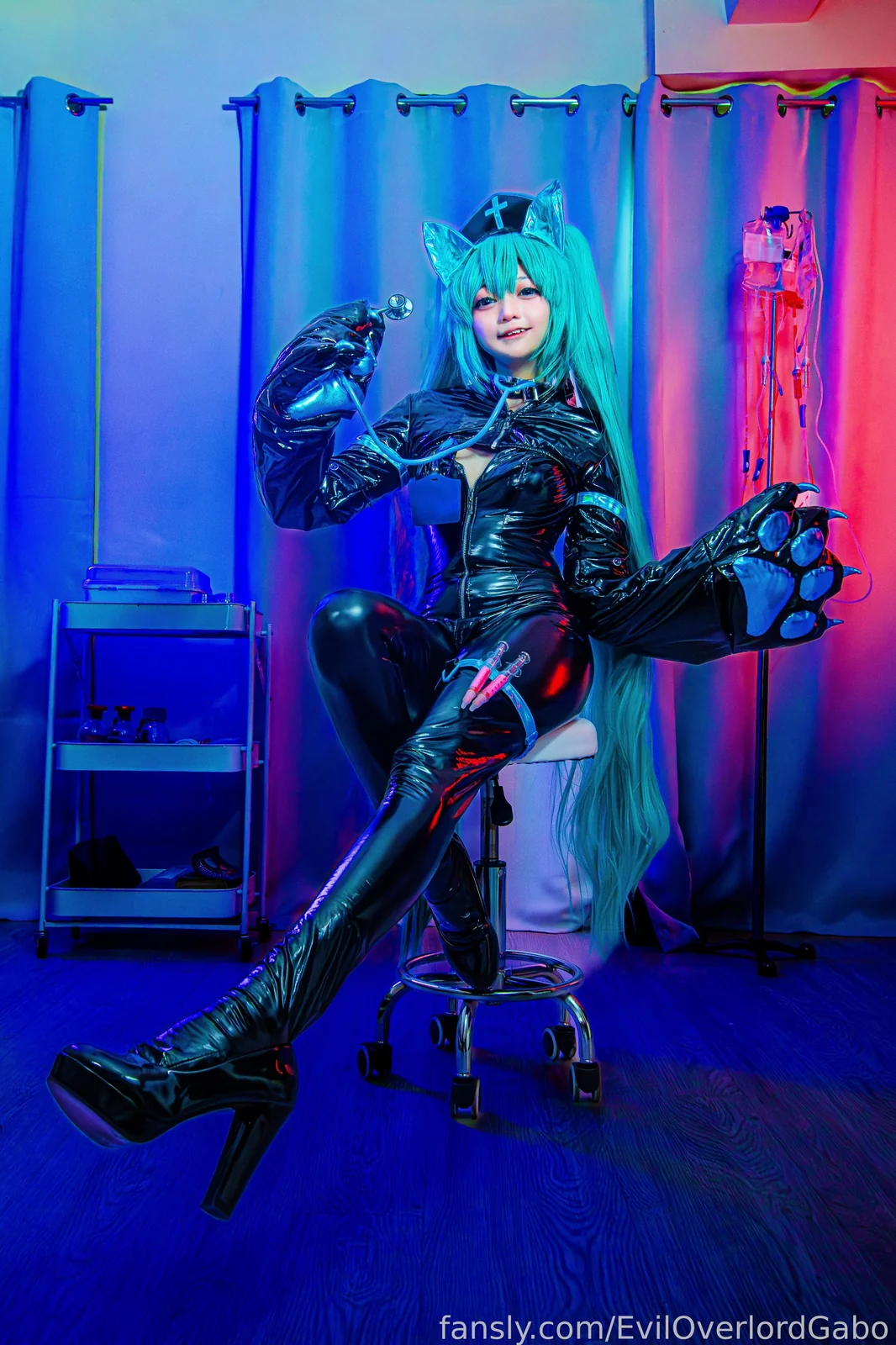 Evil Overlord Gabo - Miku Nurse [39P-235MB]