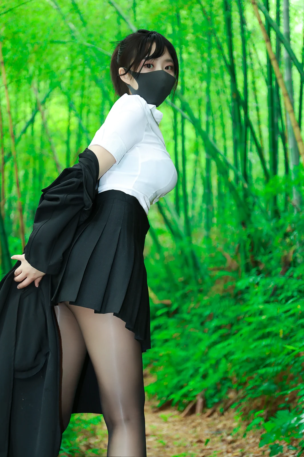 李佳 - 黑百褶裙森林 [58P-424MB]