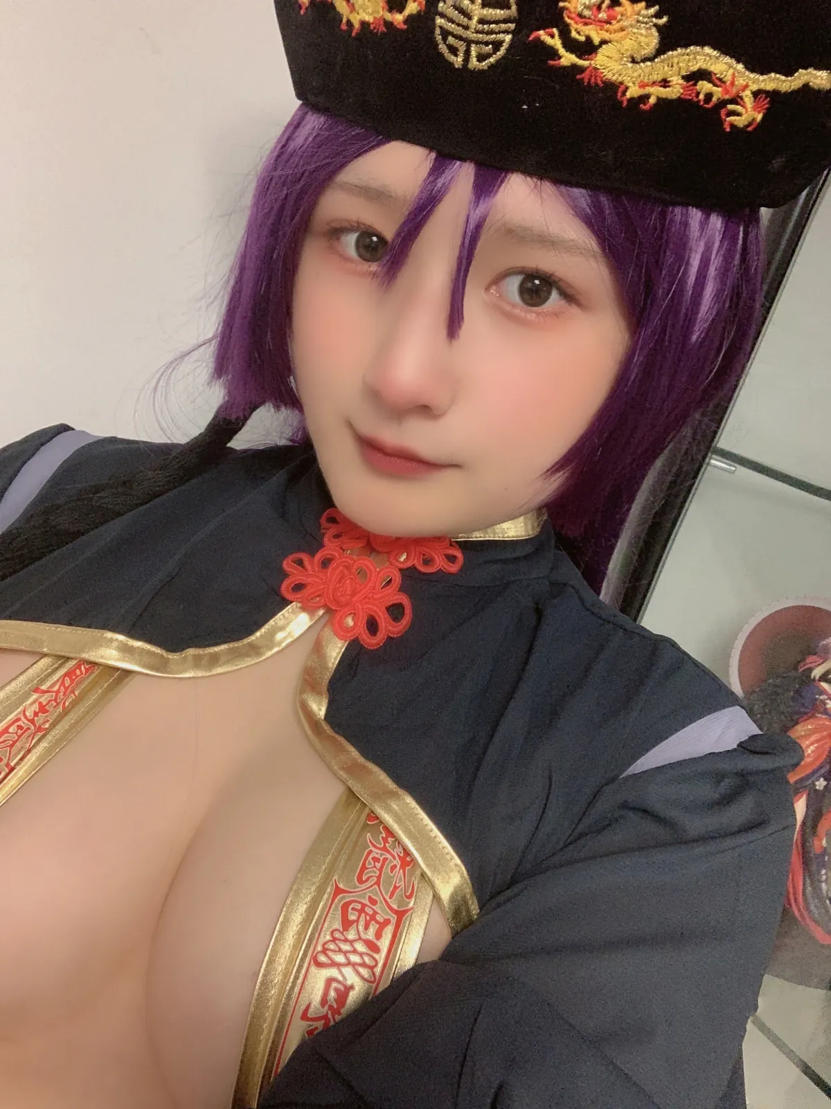 Zyra秋 - 奶光僵尸娘自拍 [29P-94MB]