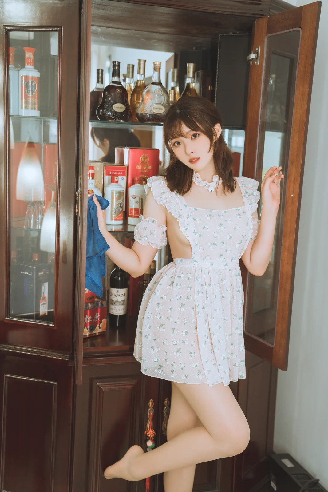 Natsuko夏夏子 - 碎花围裙 [55P-499MB]