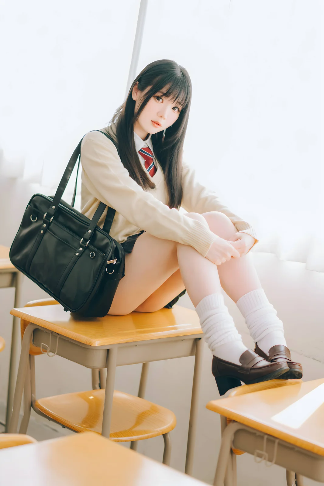 霜月shimo - DL版写真集 隣のサキュバス霜月さん！！ [124P1V-635MB]