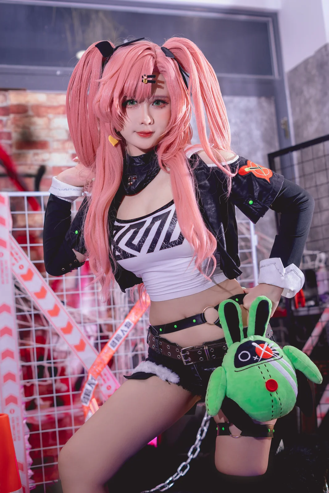 Pyon Lay - Nicole Demara [52P-266MB]
