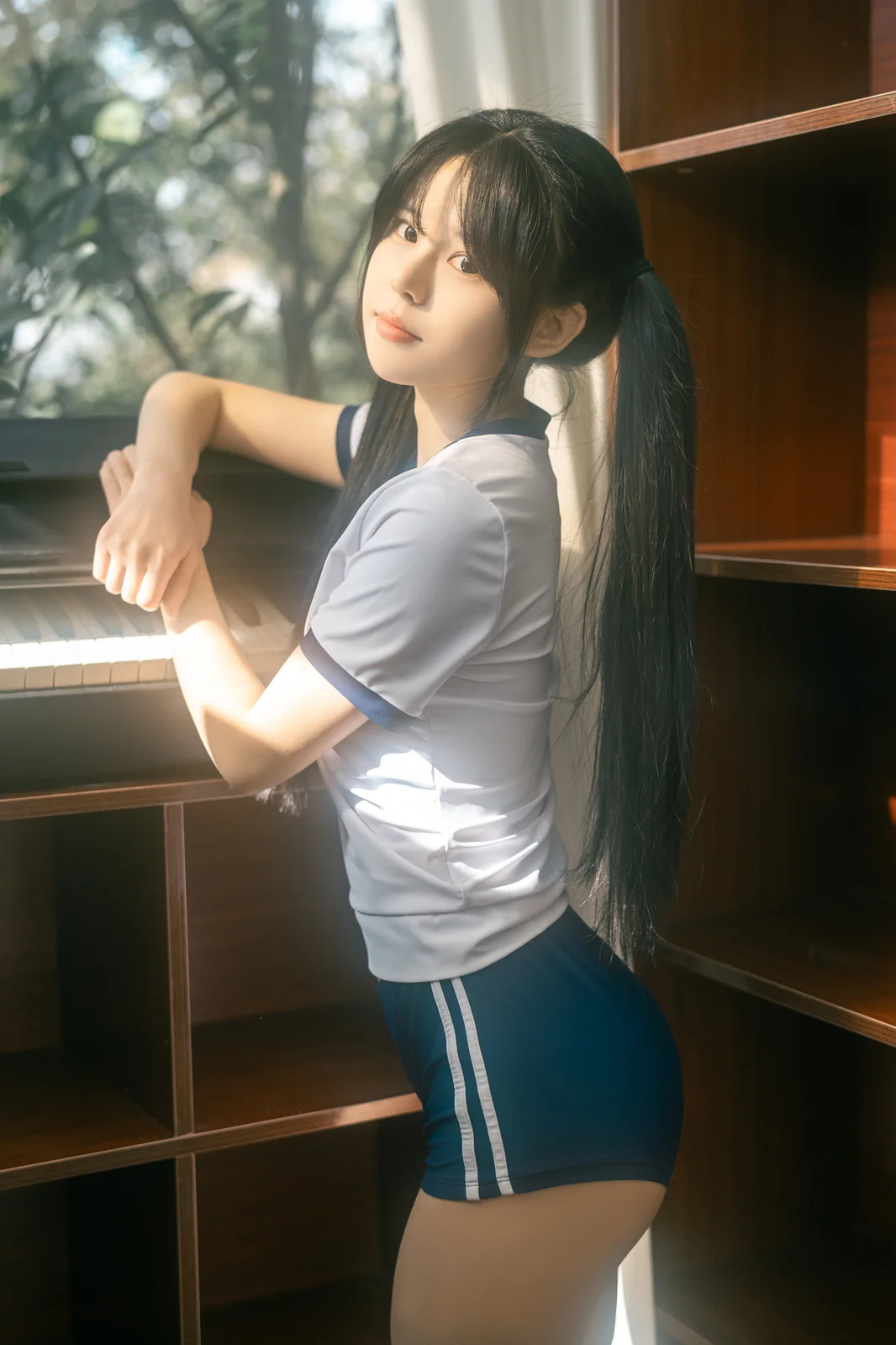 rua阮阮 – 春の更衣室 体操服 [48P-264MB]
