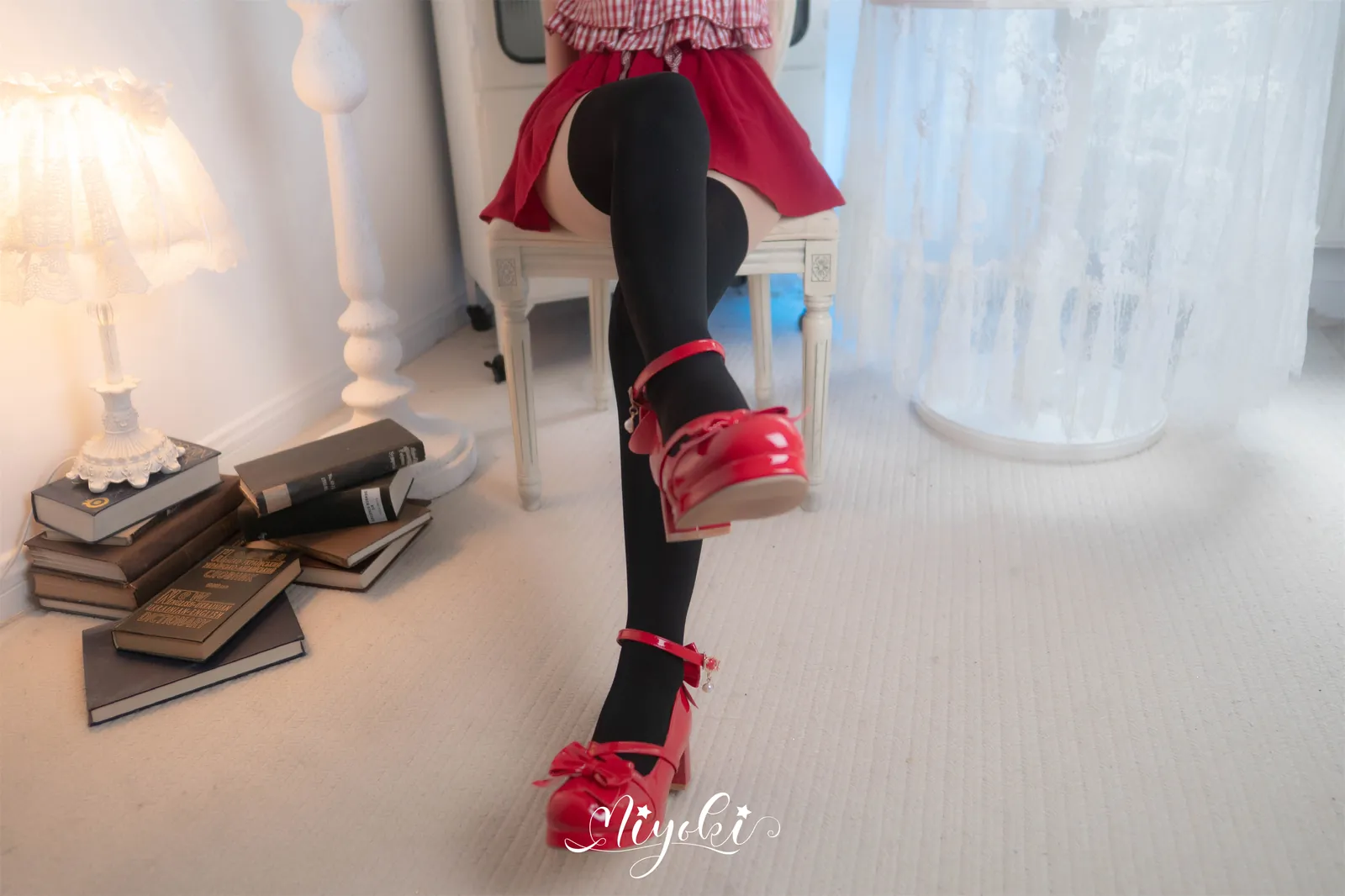 铃木美咲 - 假日秘会(下卷) [24P1V-2.30GB]