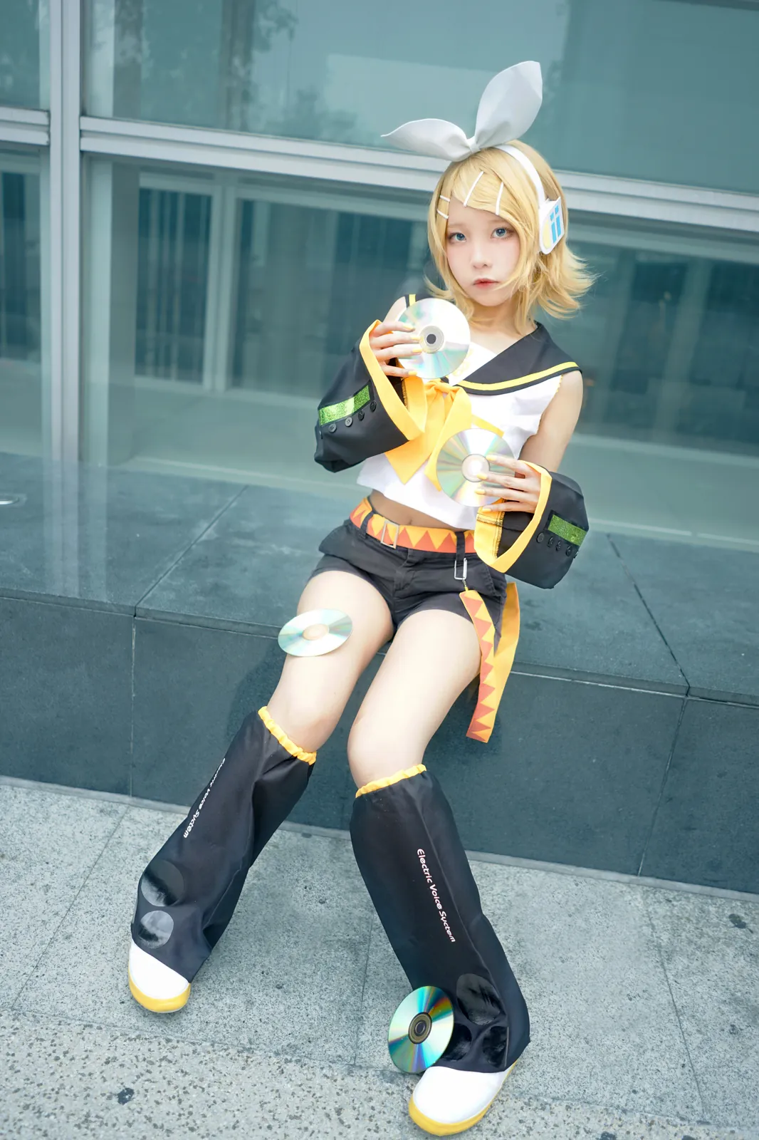 RiRi - KagamineRin [24P-326MB]