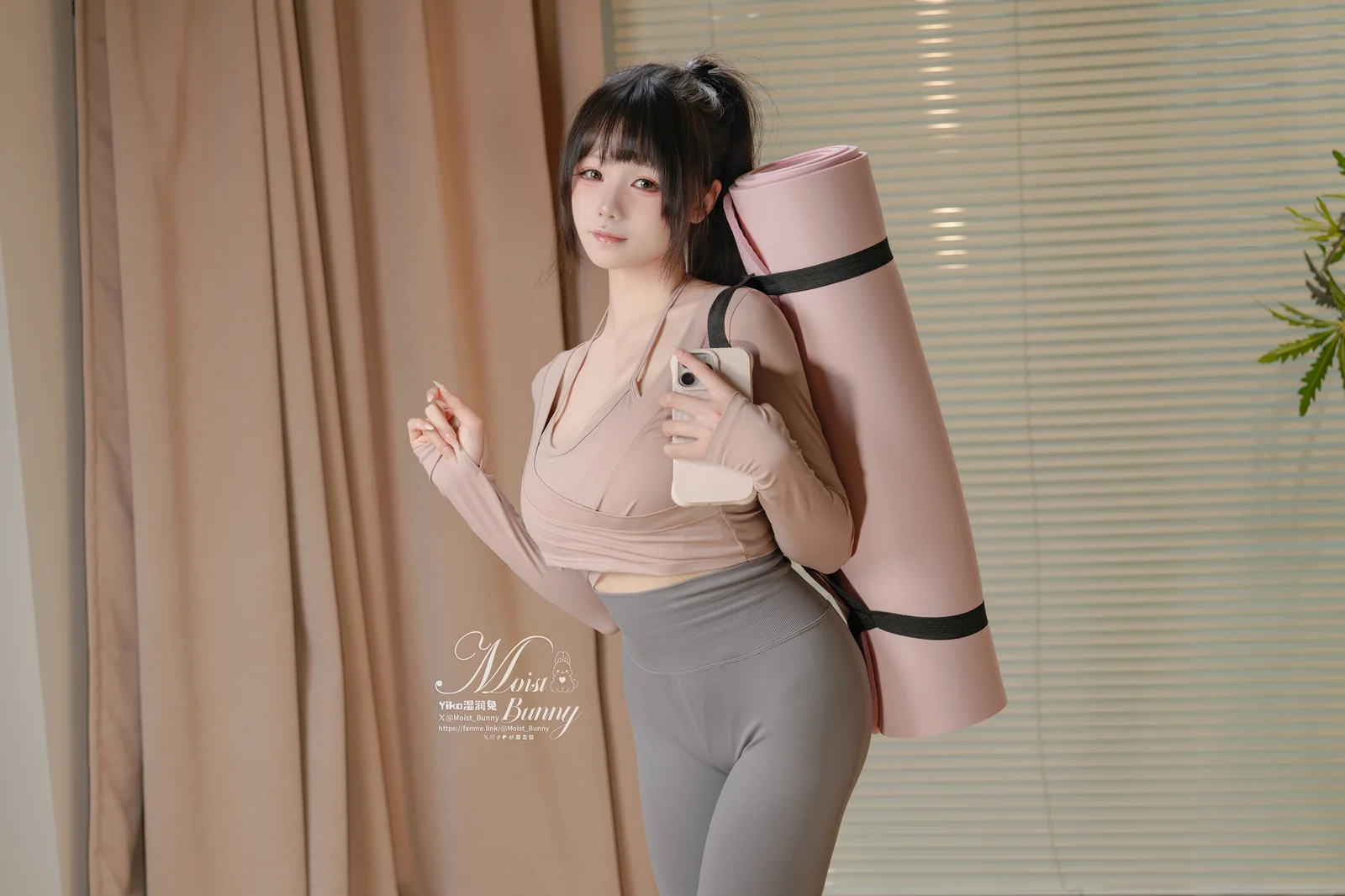咬一口兔娘 - 25.6月作品 上门私教课 [109P2V-1.99GB]