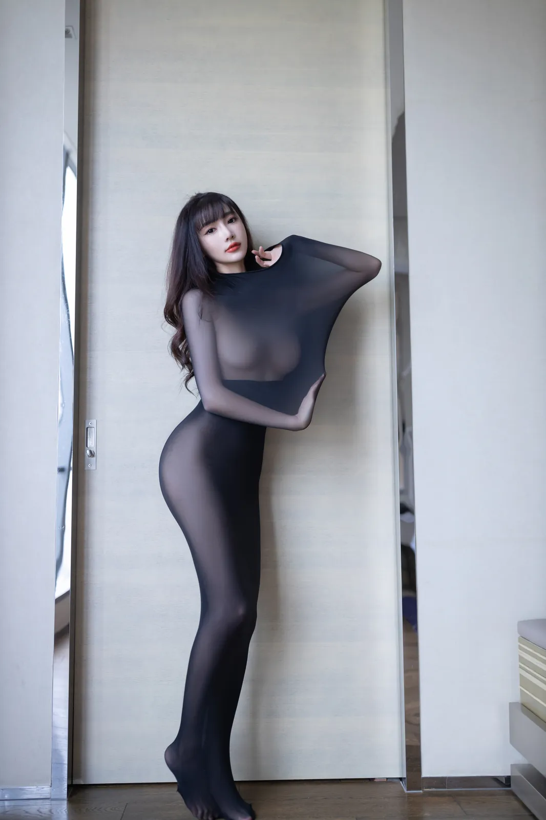 陆萱萱 - 连体丝袜 [81P-715MB]