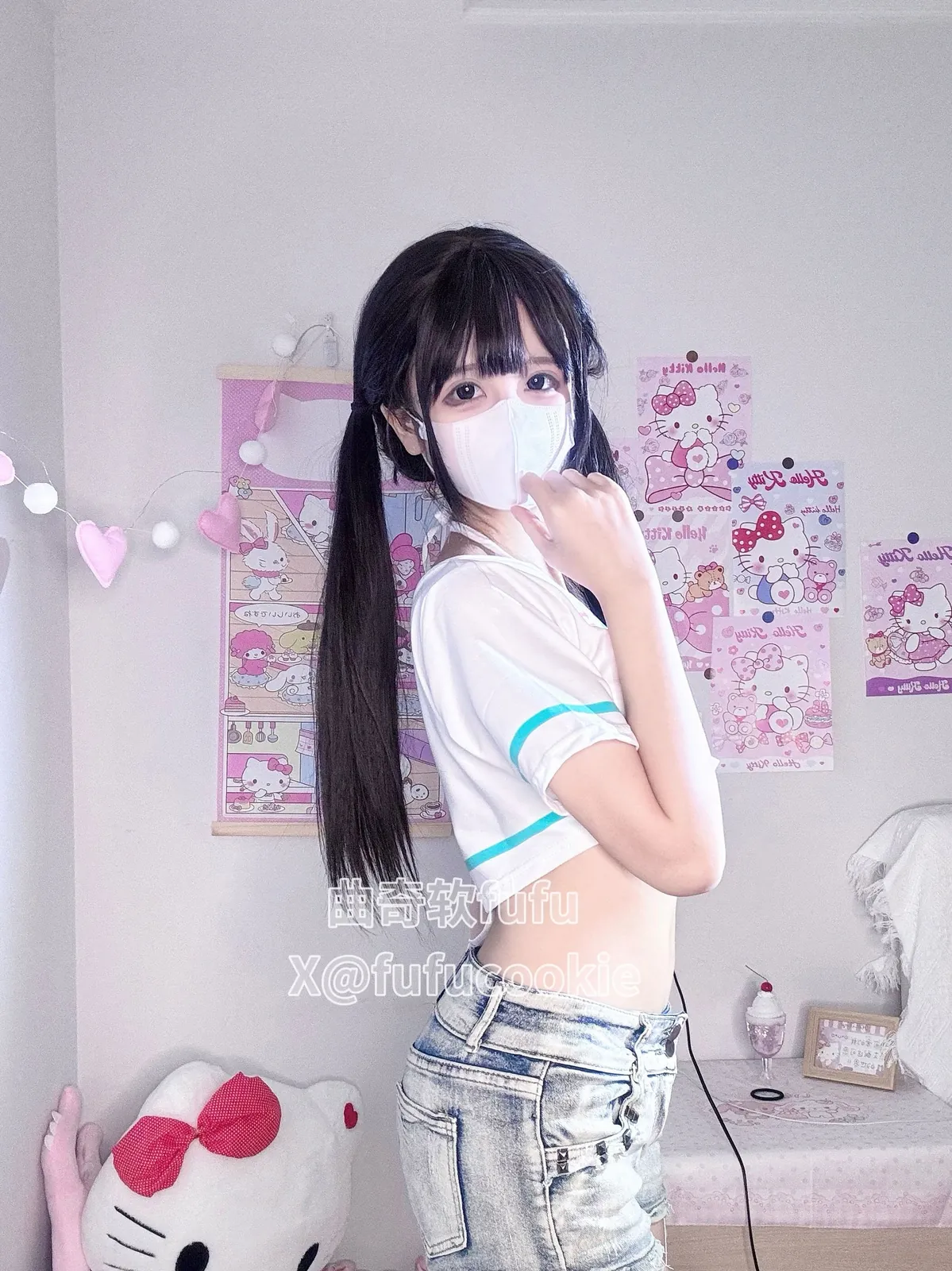 曲奇软fufu - 短T牛仔裤 [53P-105MB]