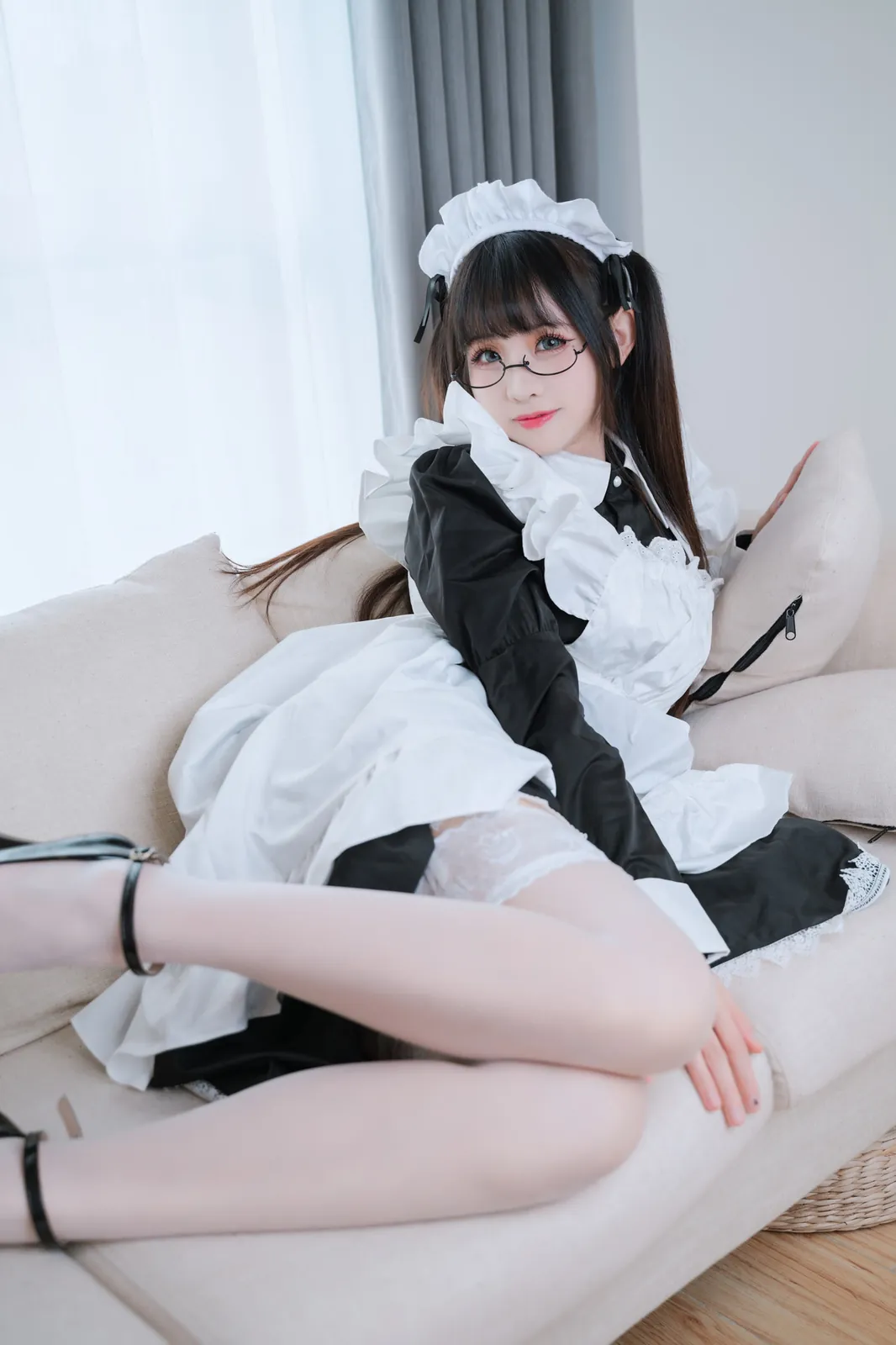 miko酱 - 生日限定女仆 [26P-298MB]