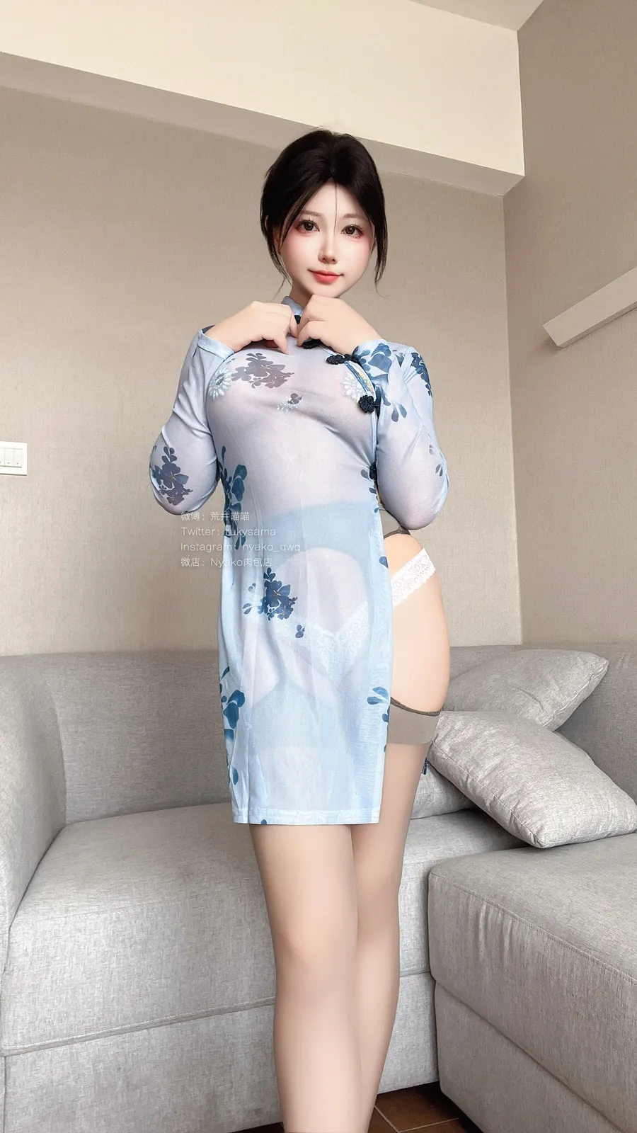 Nyako喵子 - 自撮り31 灰丝旗袍 [55P1V-724MB]