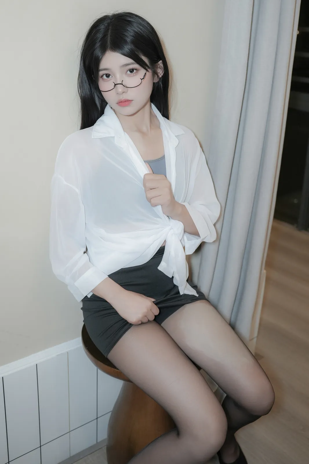 美少女 - 黑丝 [69P-235MB]