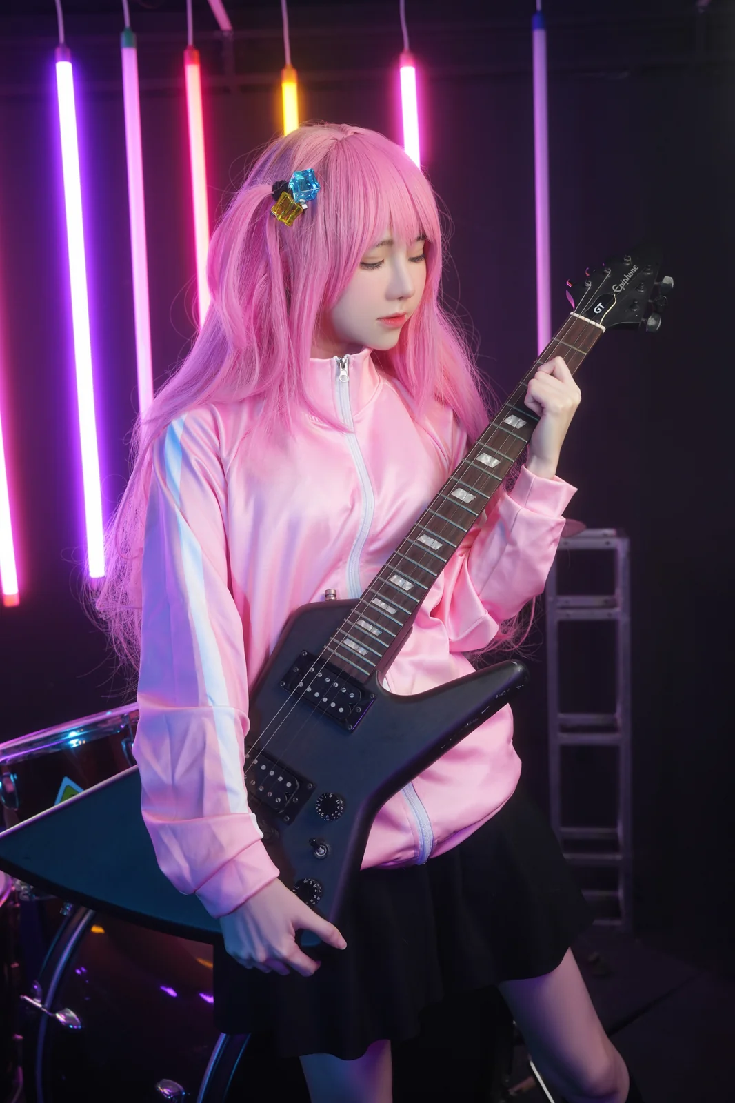Sally Dorasnow - Bocchi [76P-507MB]