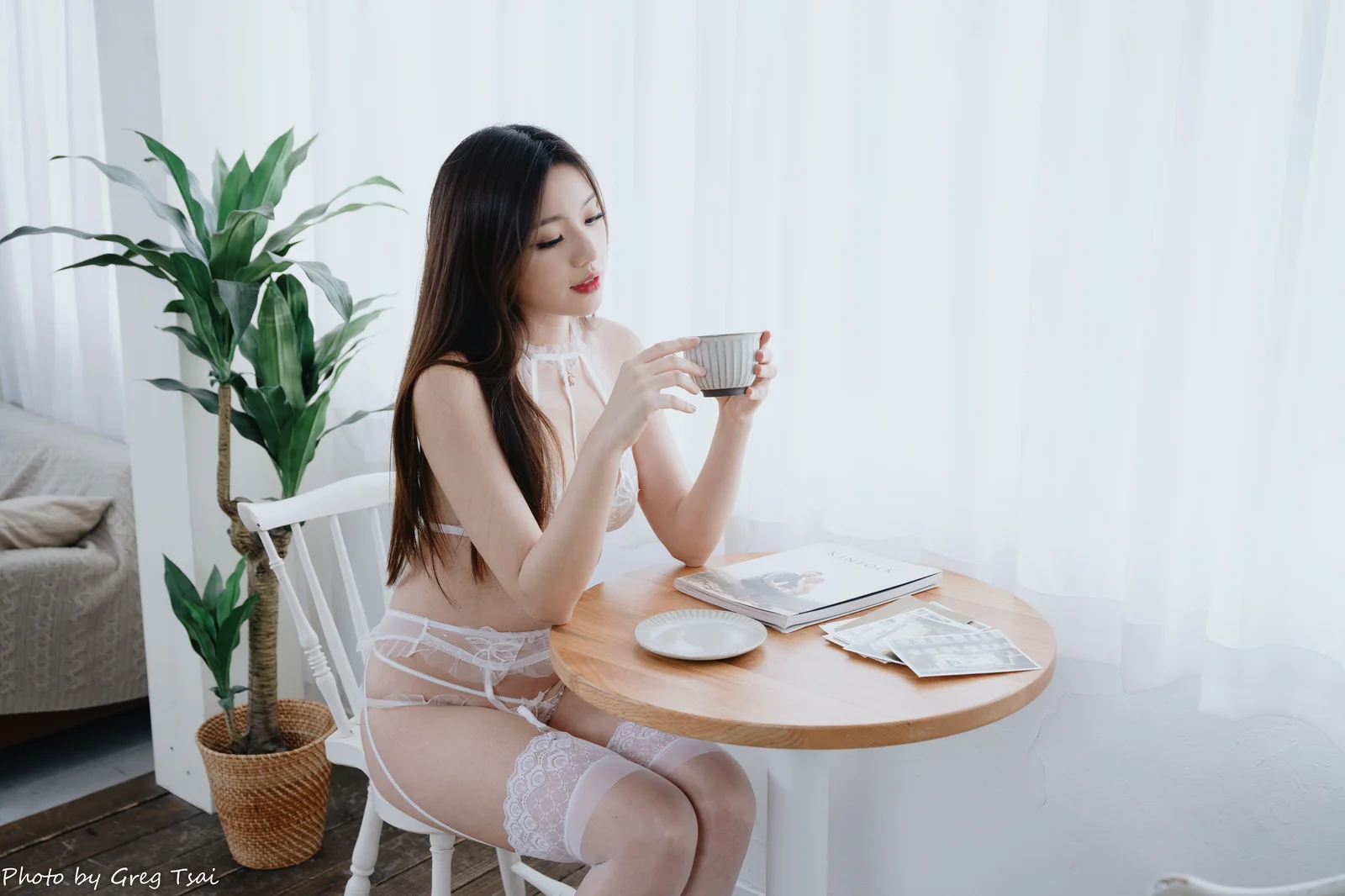 kiki - 可爱白丝內衣 [104P-344MB]
