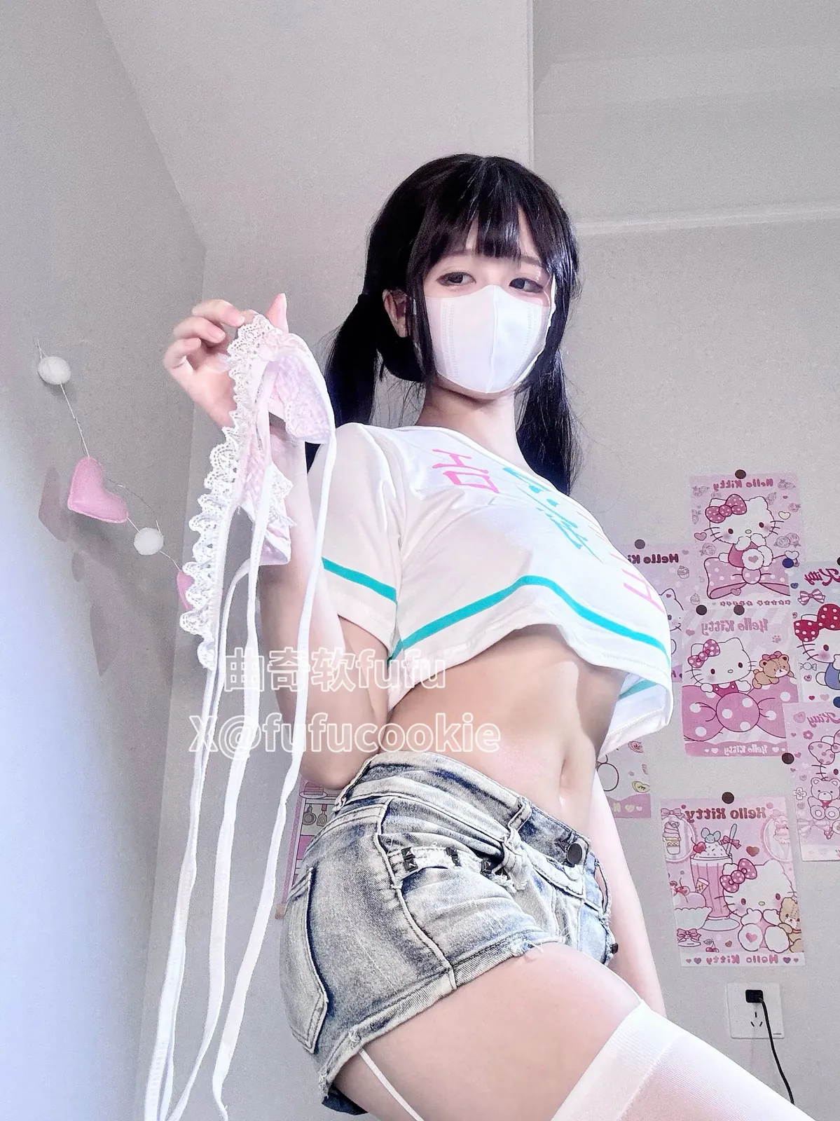 曲奇软fufu - 短T牛仔裤 [53P-105MB]