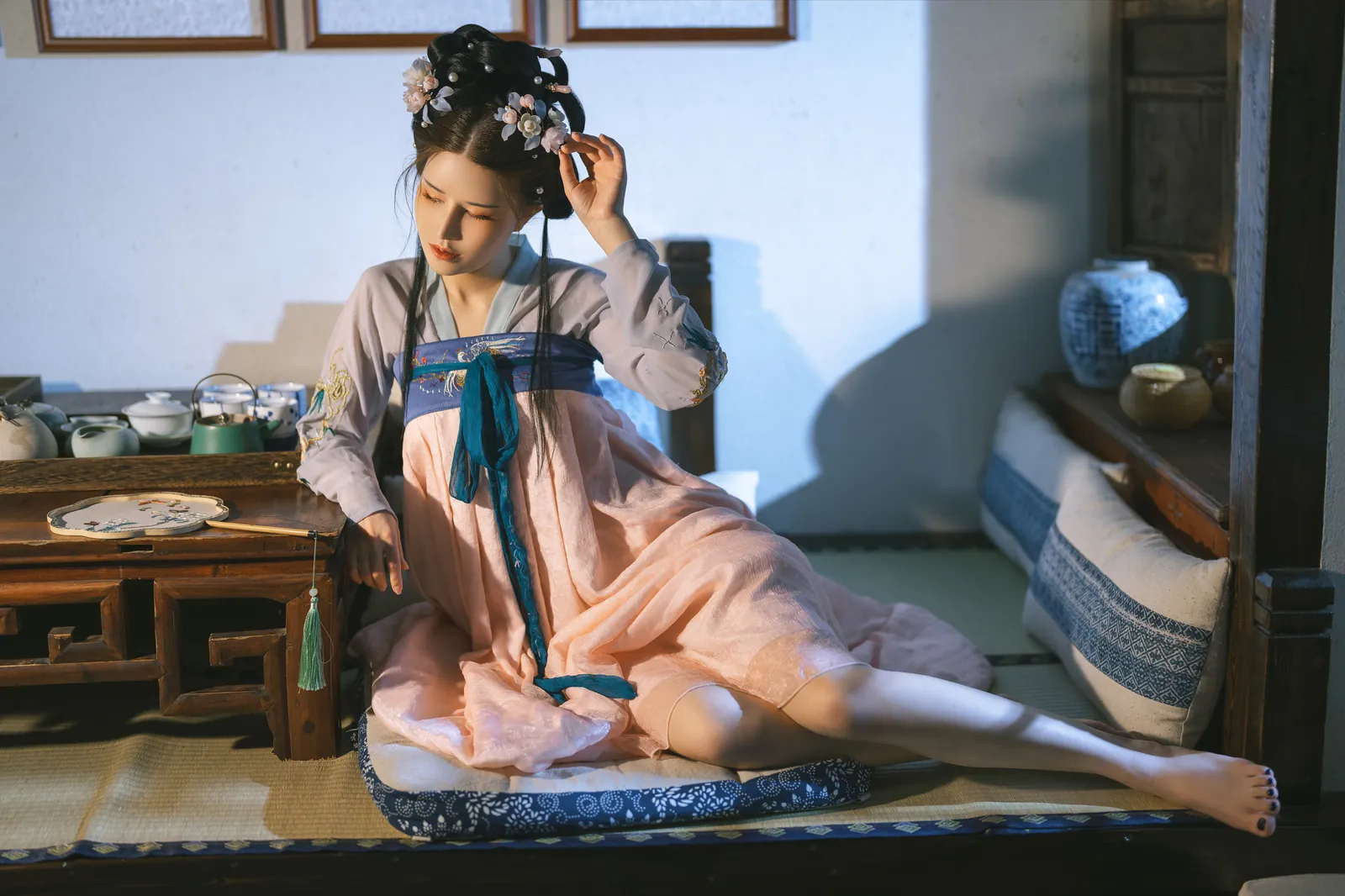 鹿八岁 - 花想容 [60P1V-3.25GB]