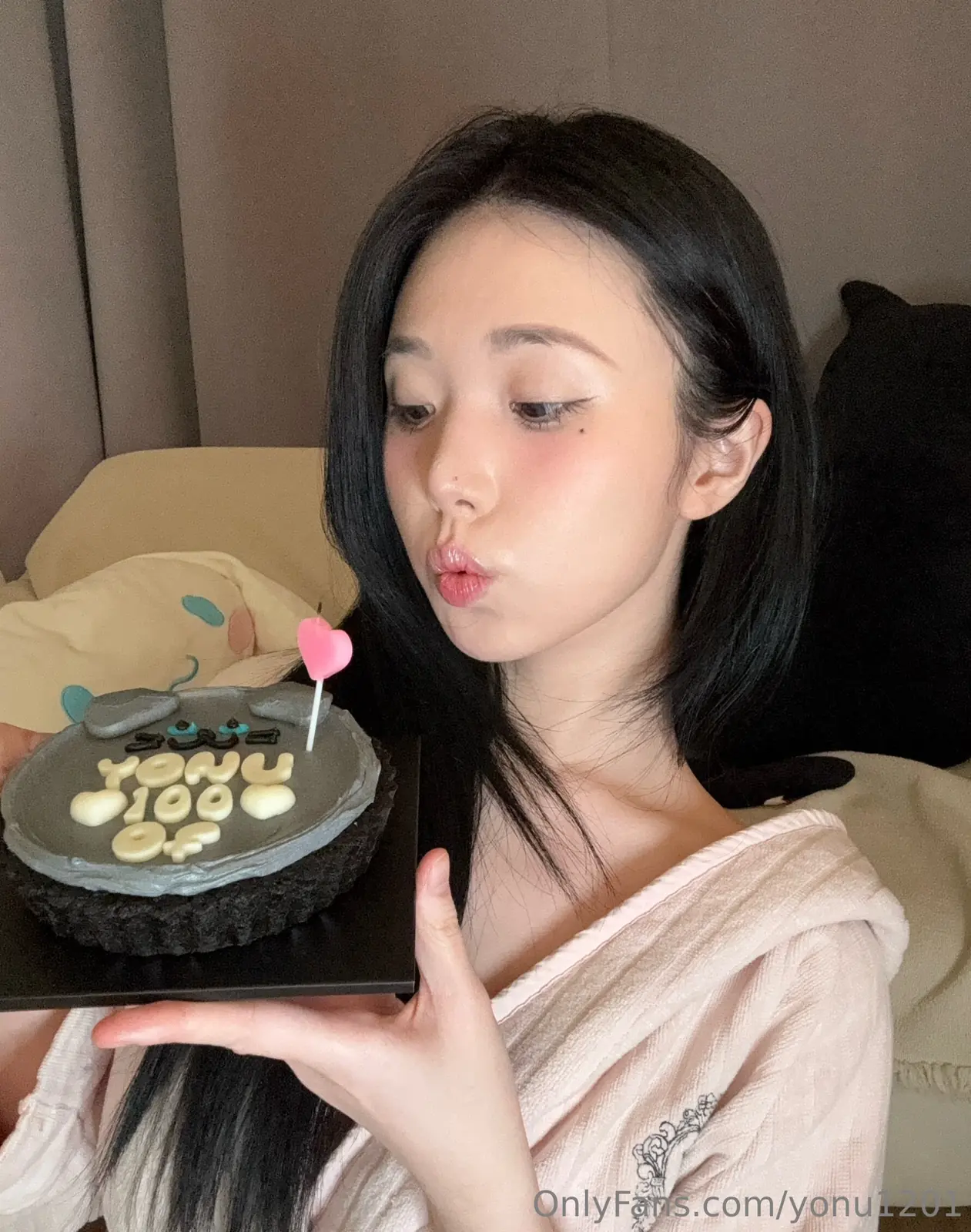 25-11 Onlyfans订阅合集 - Yeon Woo [37P6V-438MB]