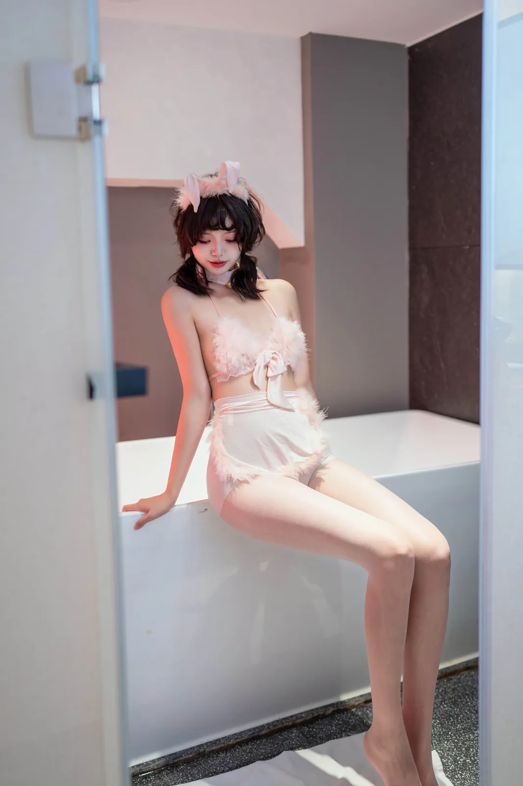 巧巧 - 白虎兔子 [90P-701MB]