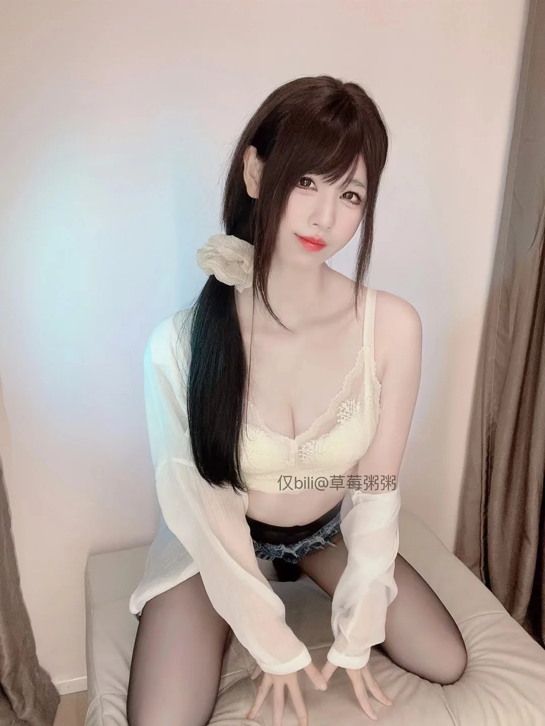 十万口草莓粥粥 - 2024-08月舰长 [214P12V-187MB]