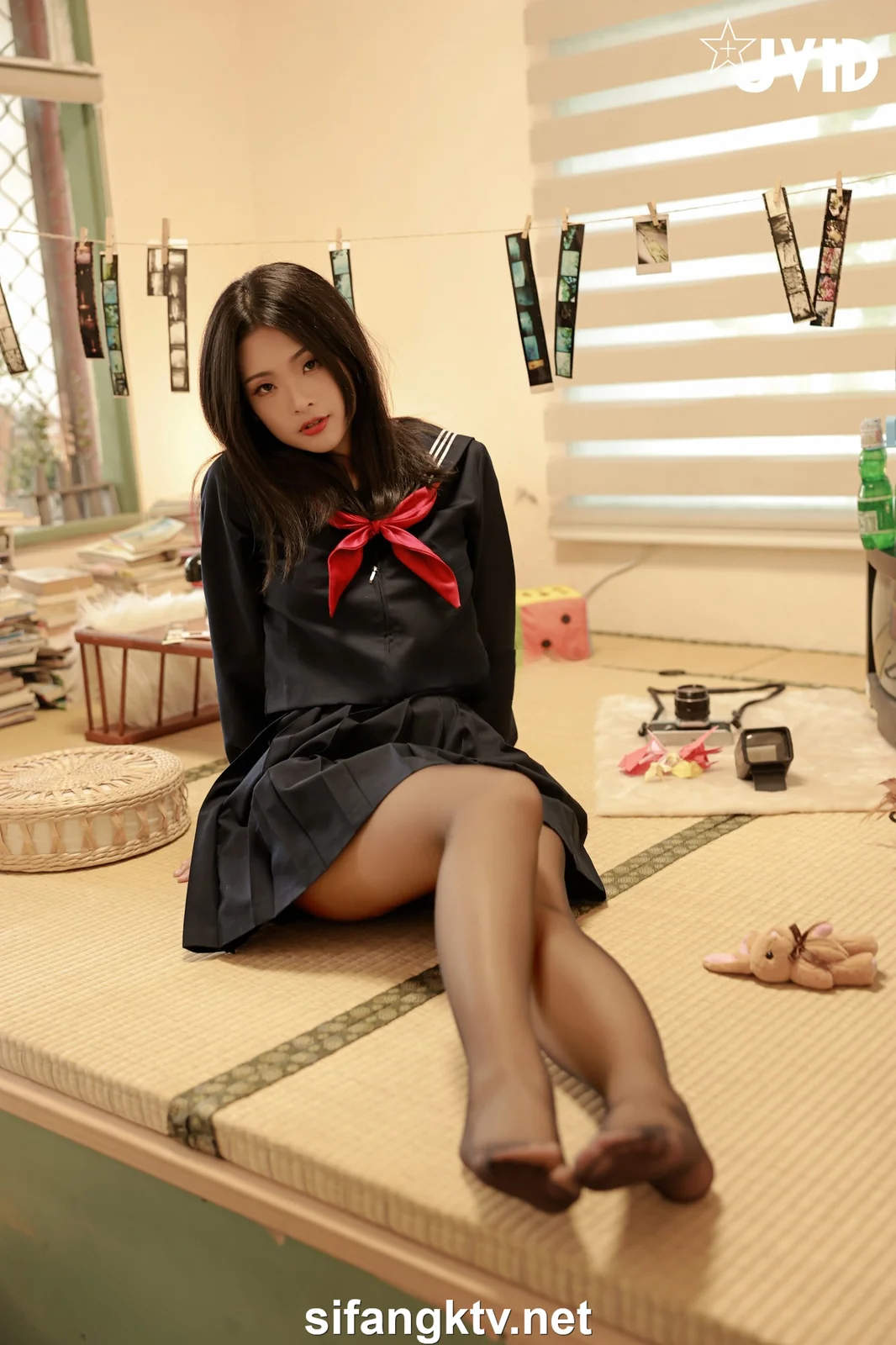露露咪 - 清純的學生妹 [186P1V-1.16GB]