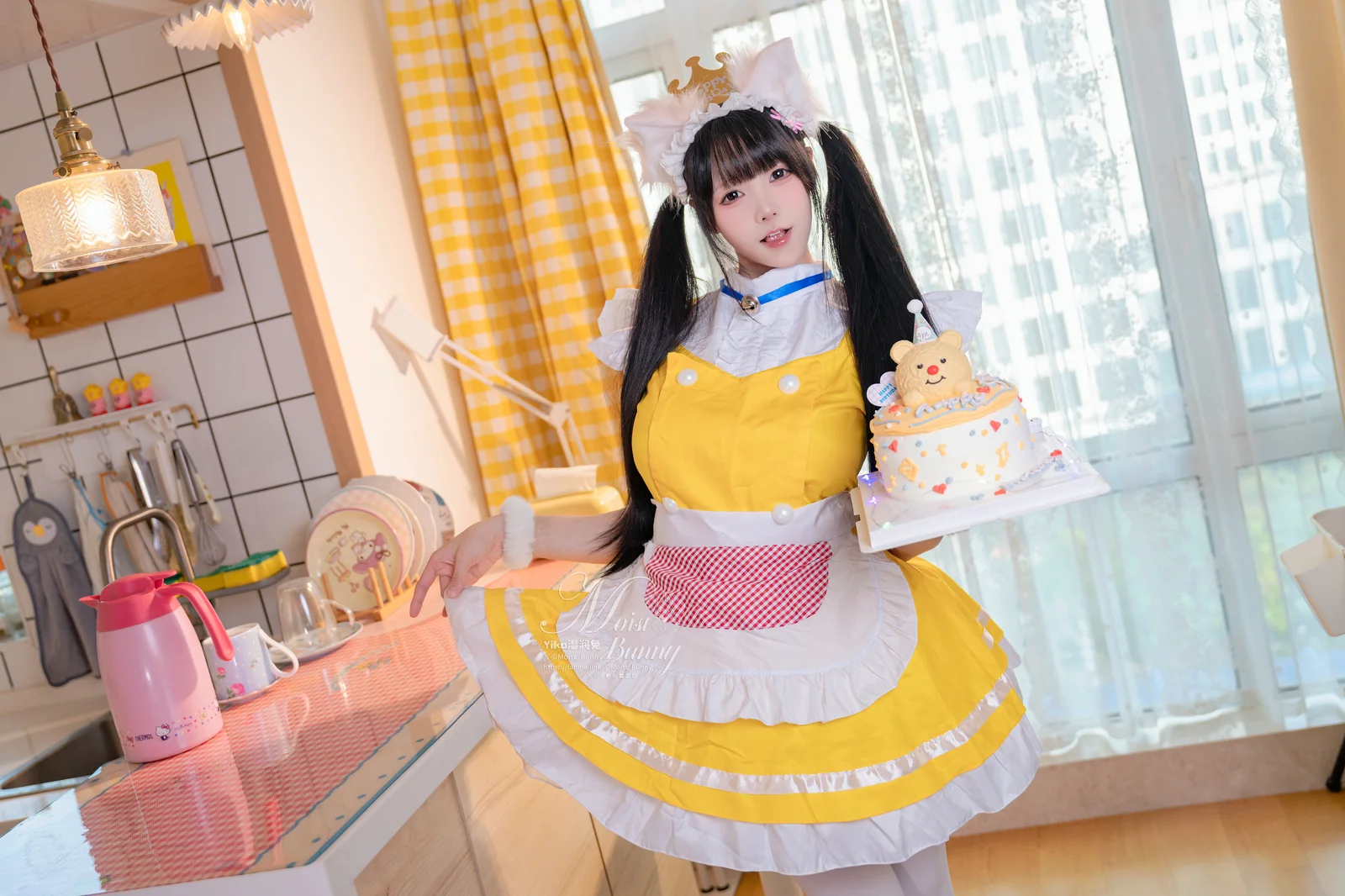 咬一口兔娘(Yiko湿润兔) - 诞生日限定 兔子味蛋糕 [98P3V-2.97GB]