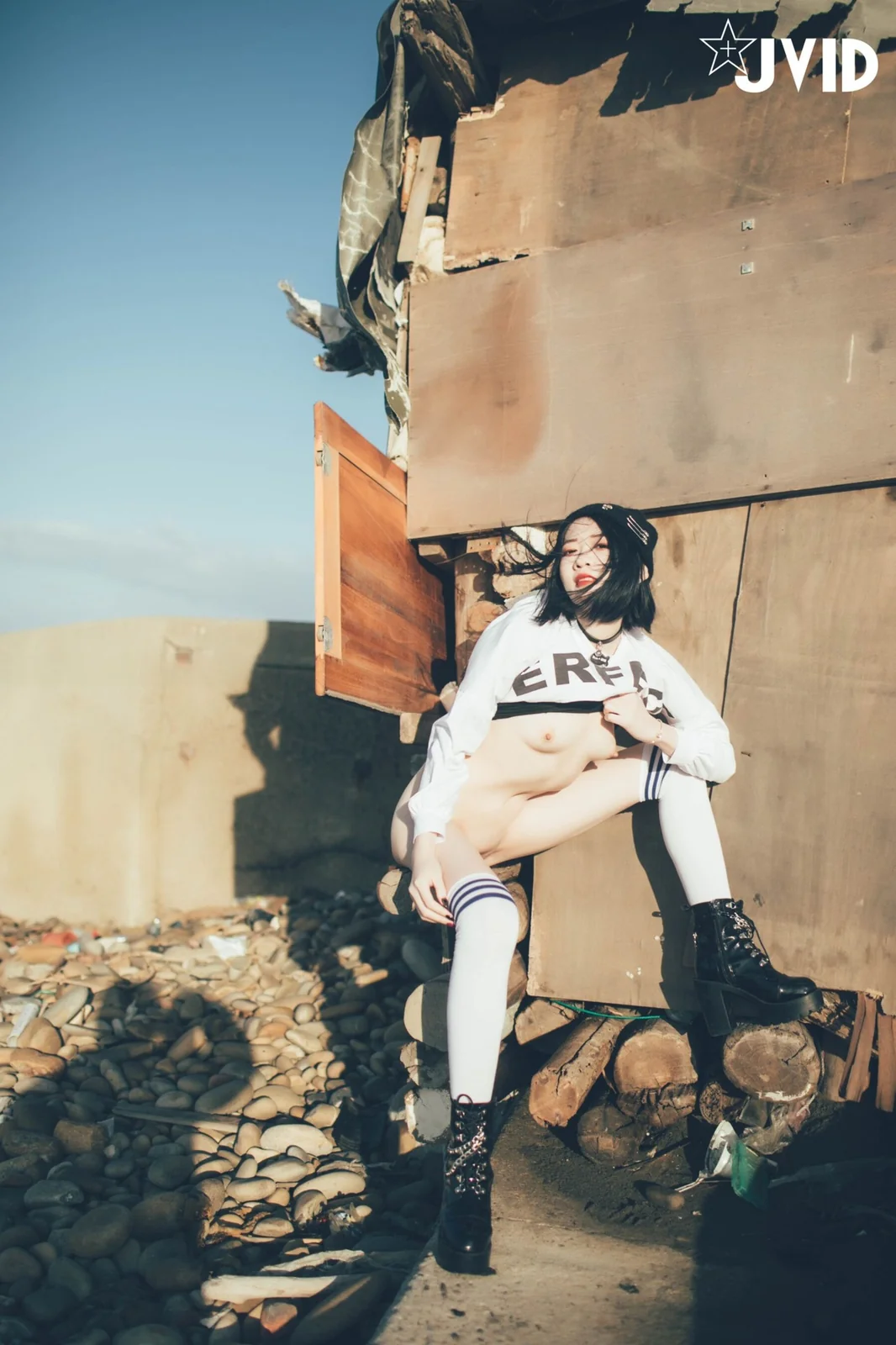 卯咪 - 野外 [155P-93MB]