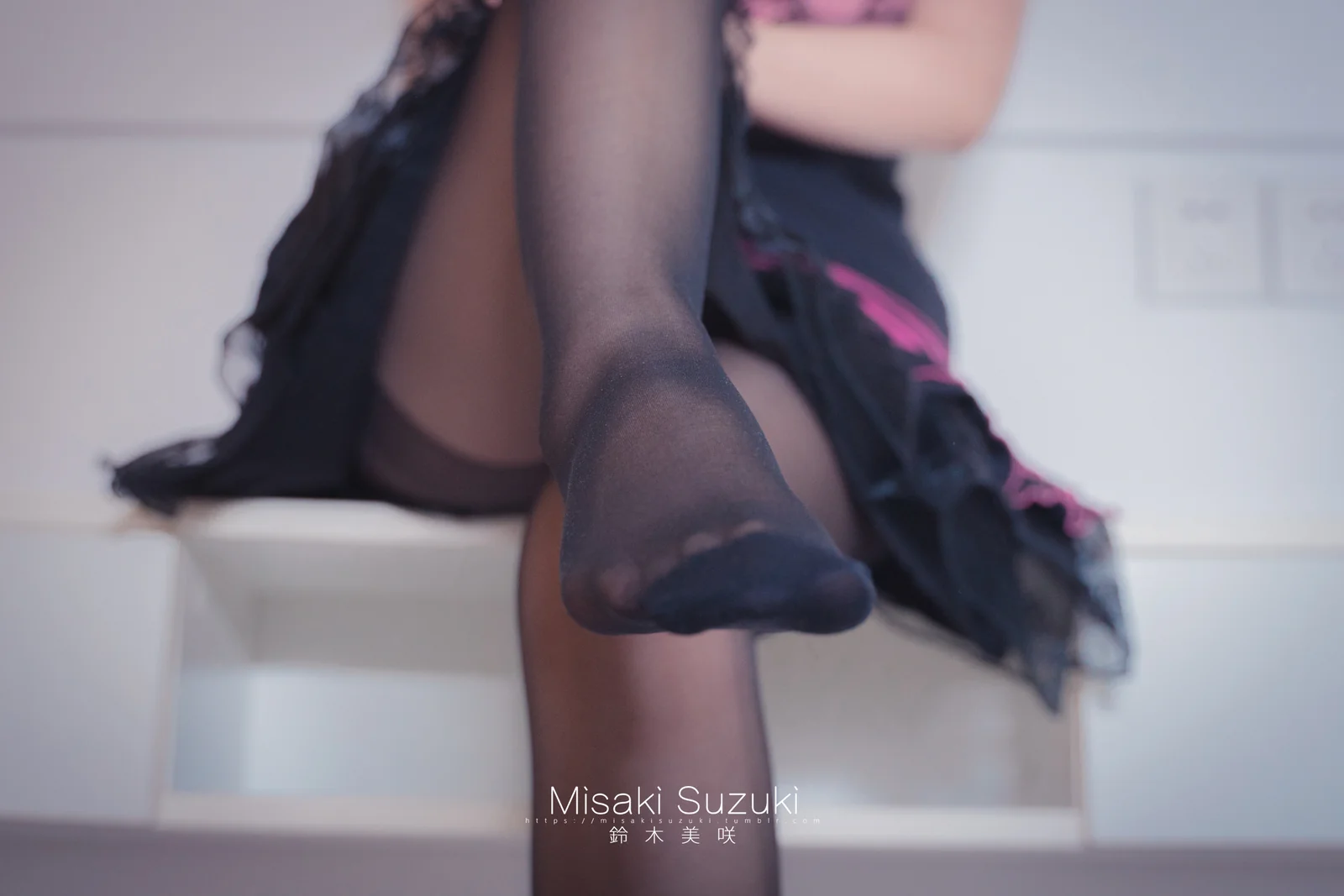 铃木美咲 - 小恶魔般挑衅的美少女 [34P1V-2.31GB]