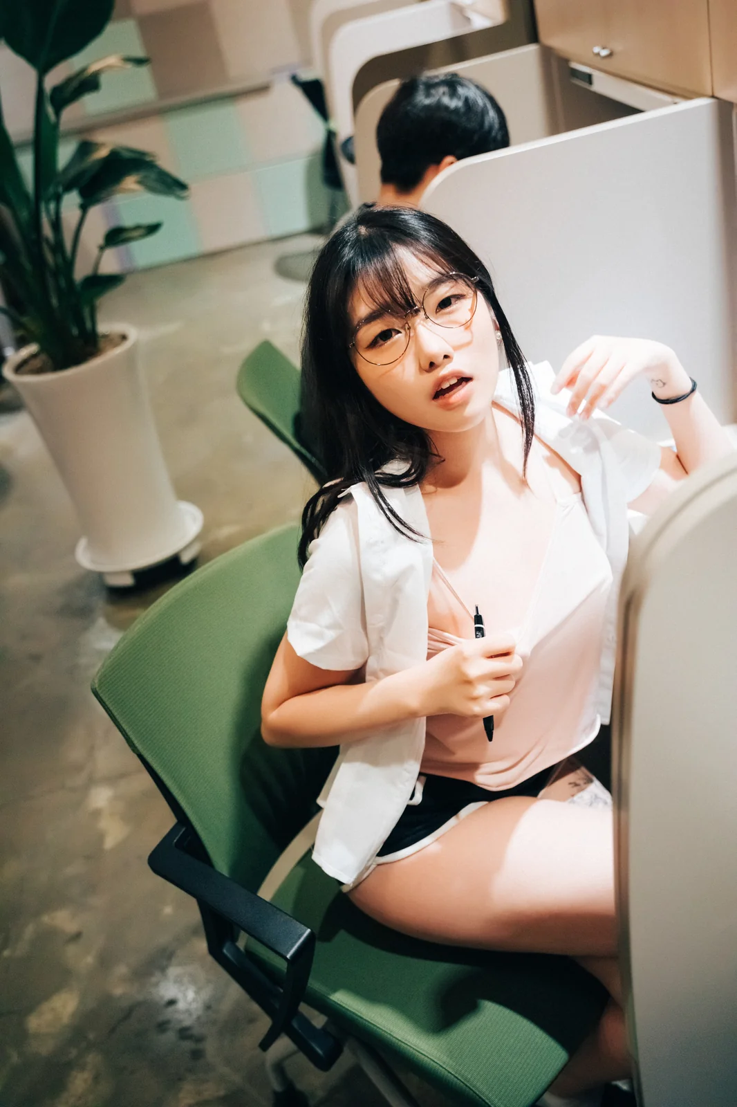 Loozy - Sonson - Reading room [139P-2.18GB]