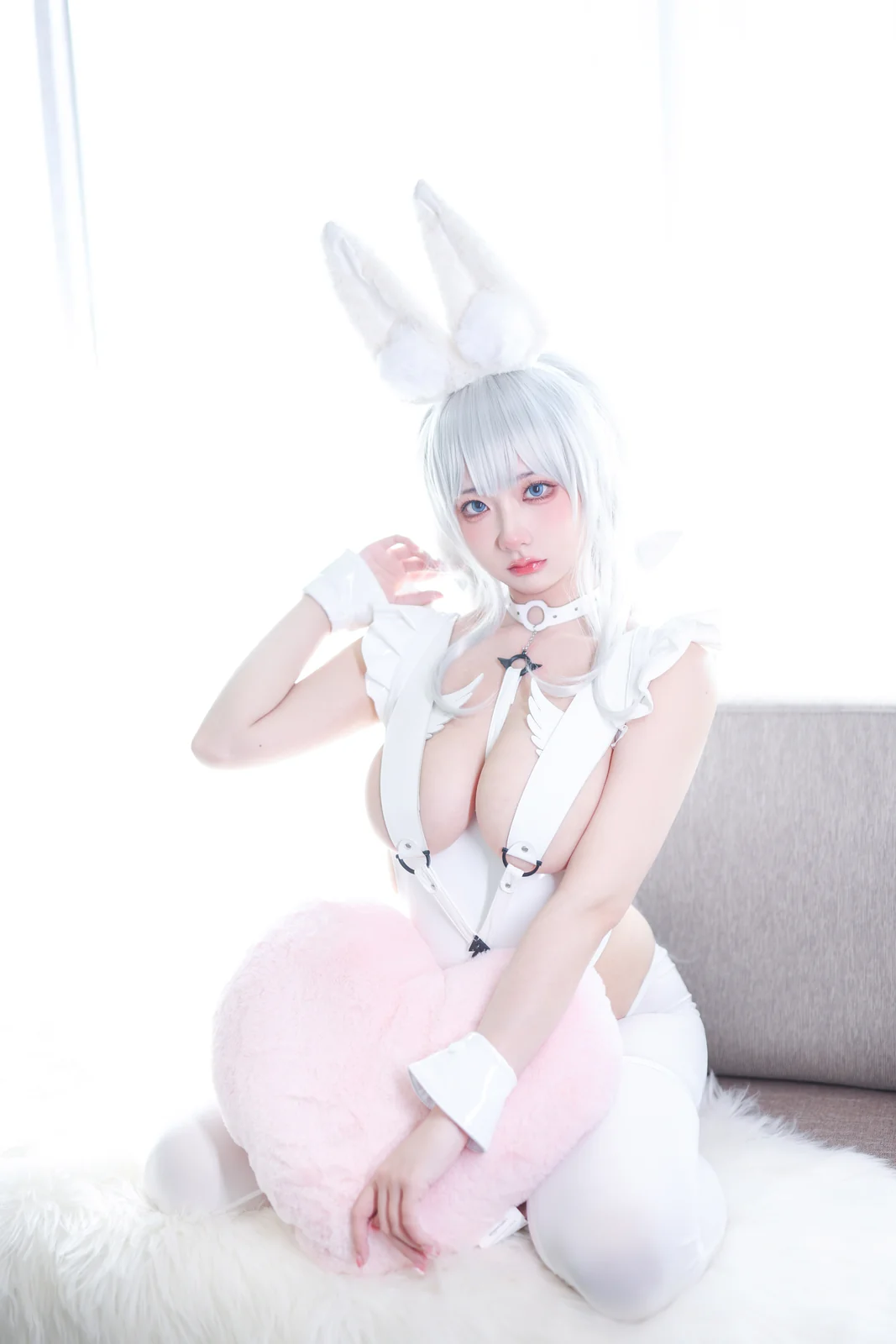 wendydydydy_酱油 - 恶毒-懒懒的白兔 [19P-72MB]
