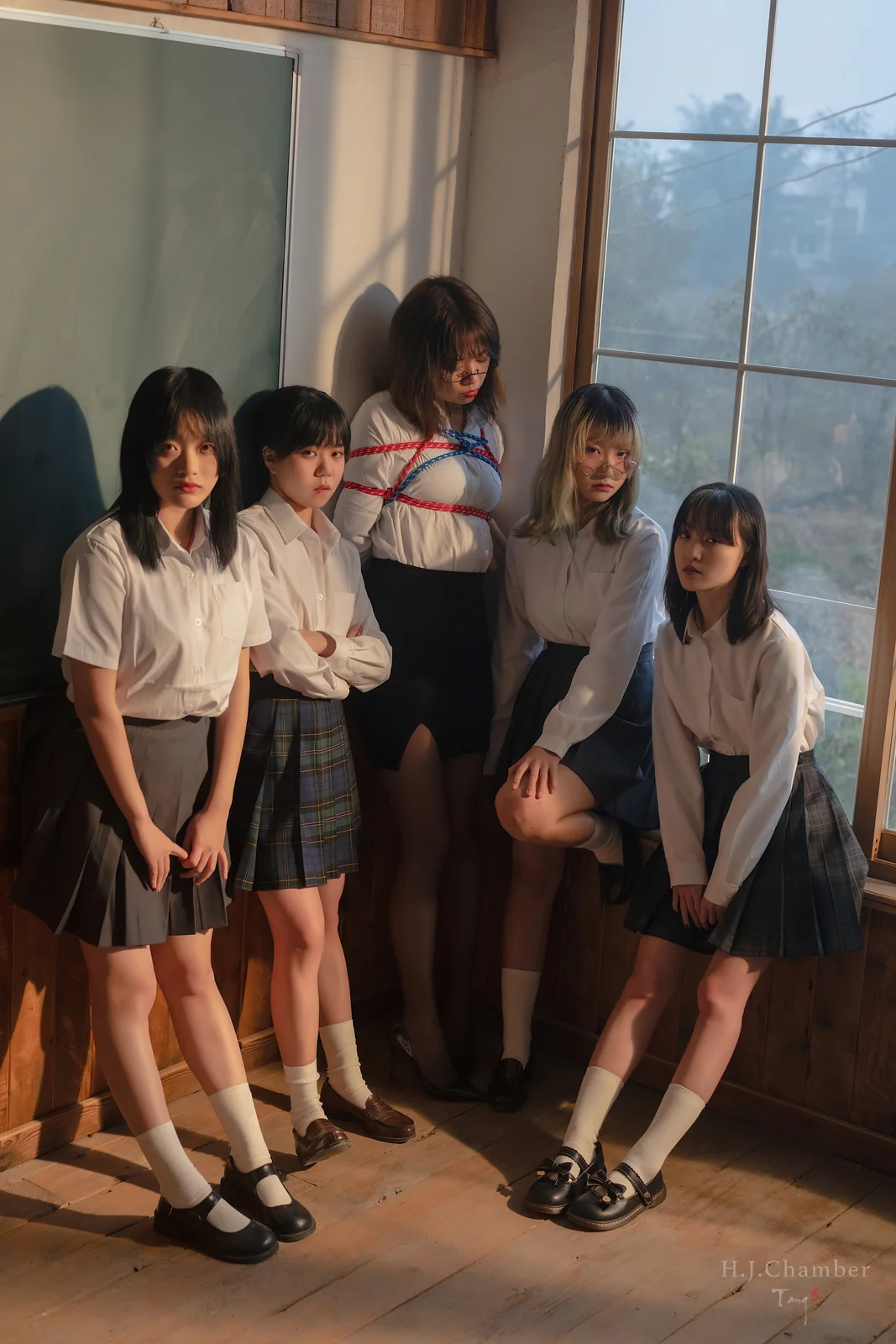 灰镜Chamber – 教室 [54P-418MB]