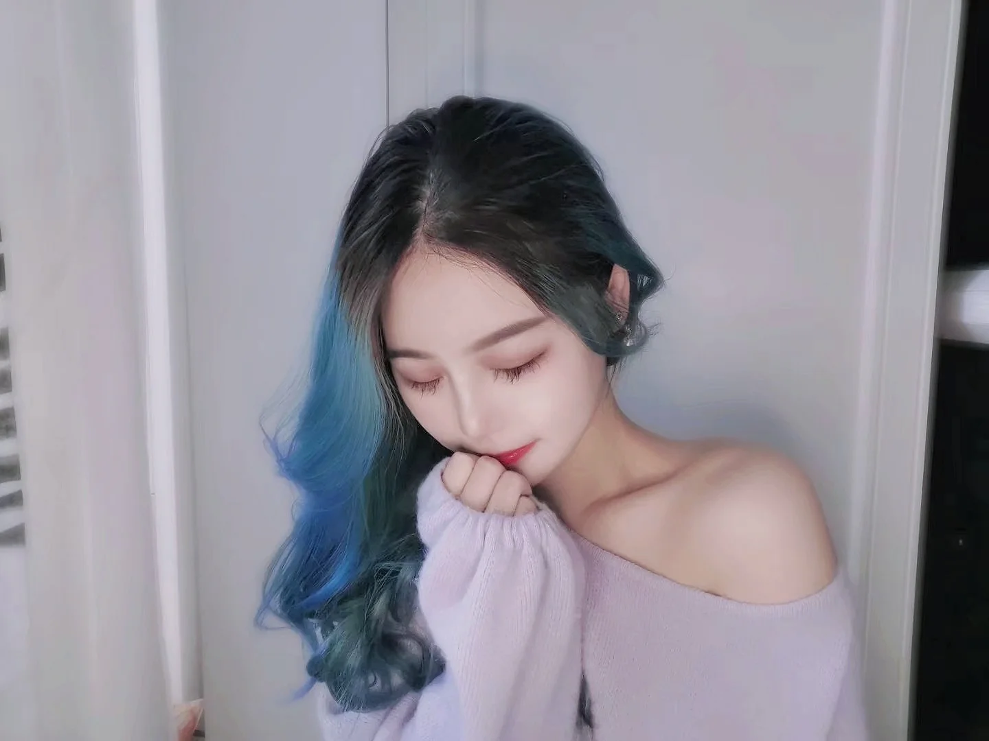 eloise软软 – 双拼丝袜奶茶 [36P1V-115MB]