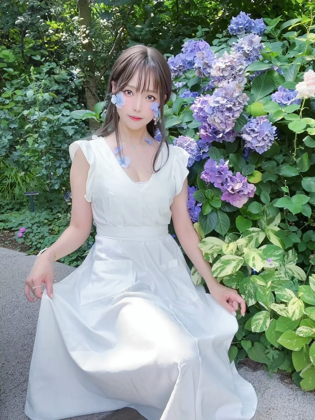 ElyEE子 - Rainy Season雨季繡球花 31P2V [32P2V-349MB]
