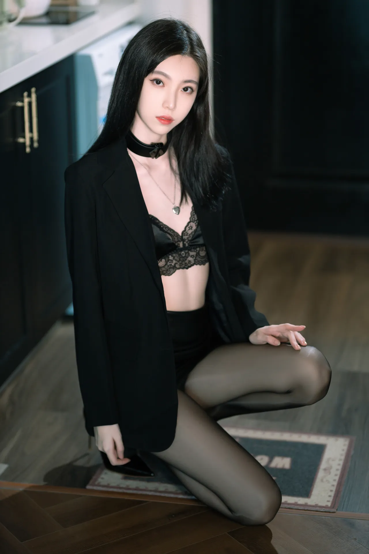 许岚LAN - 黑丝西装 [40P-528MB]