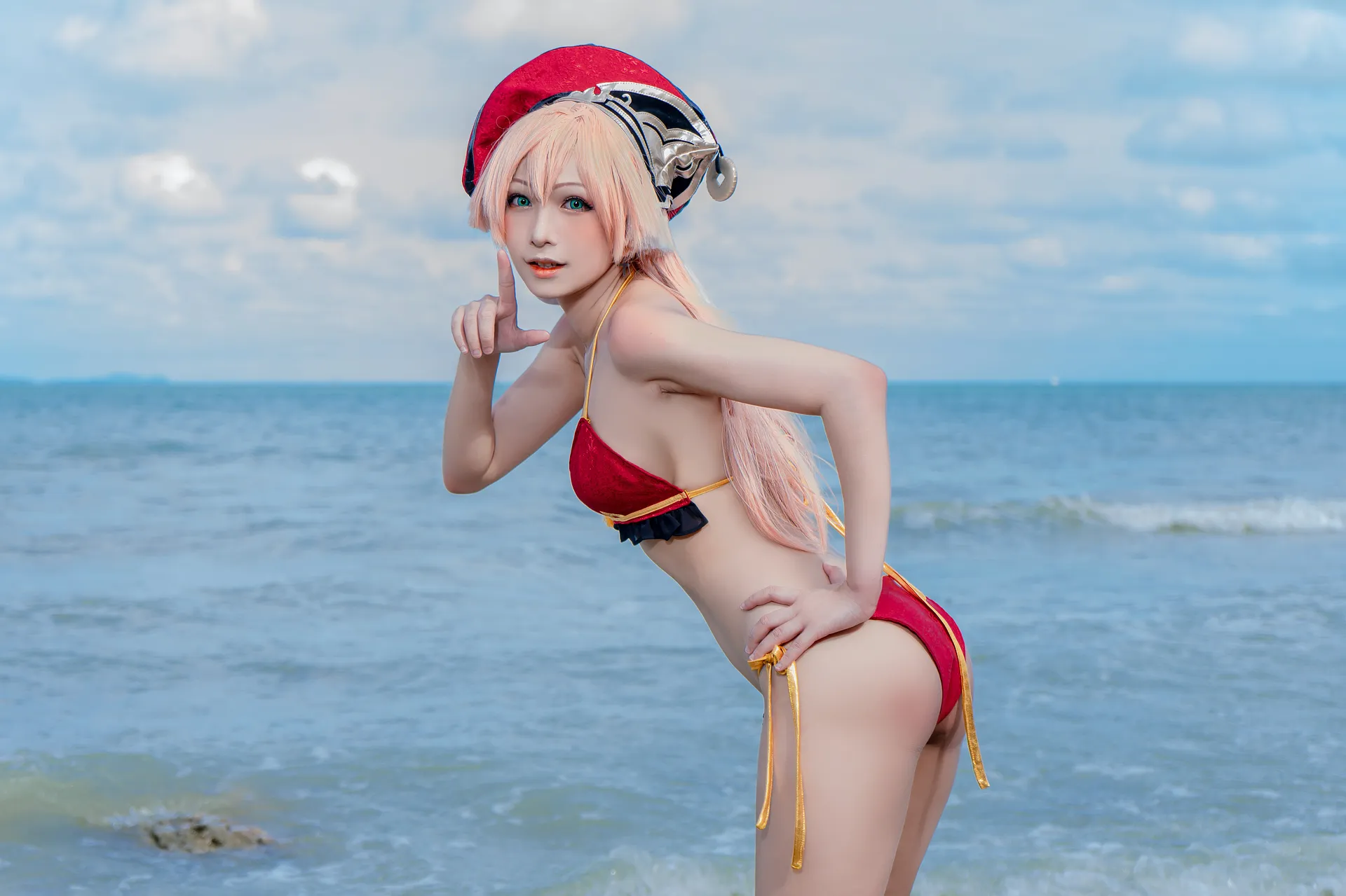 Light Cosplayer - Yanfei Bikini [15P-164MB]