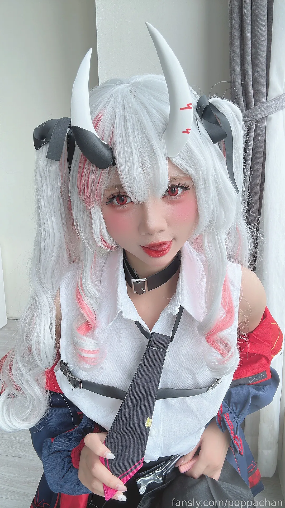 PoppaChan - Nakiri Ayame [19P-51MB]