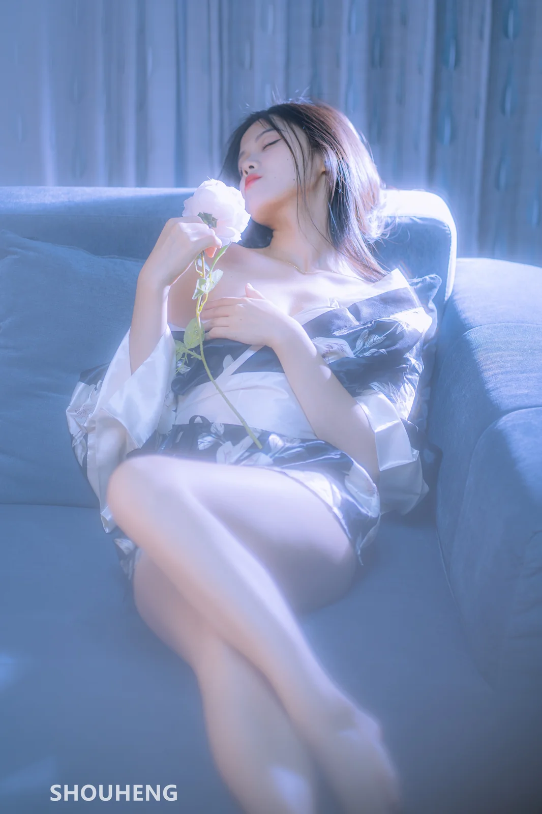 萌量守恒 - YMLSH38 NO.001 - 花非花 [31P-166MB]