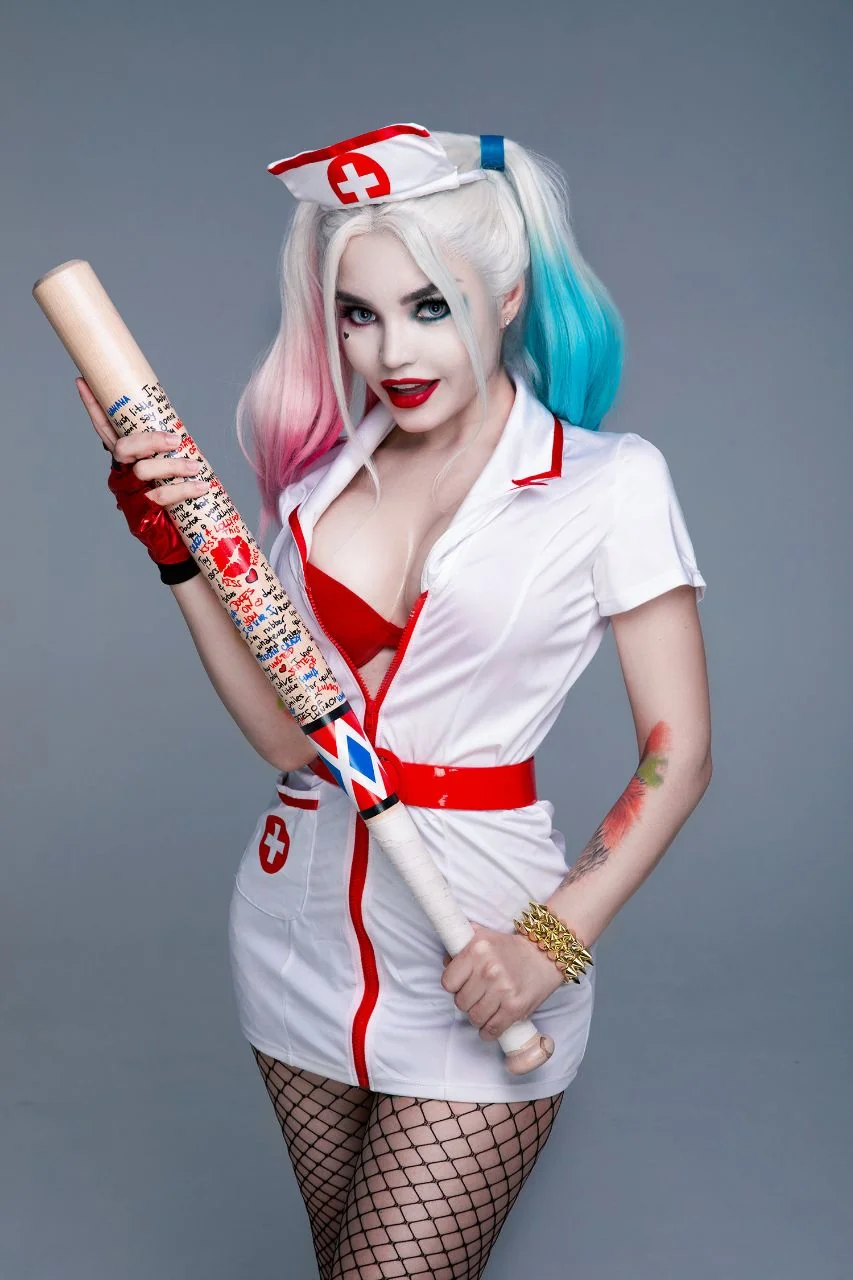Kalinka Fox - Nurse Harley Quinn [32P-25MB]