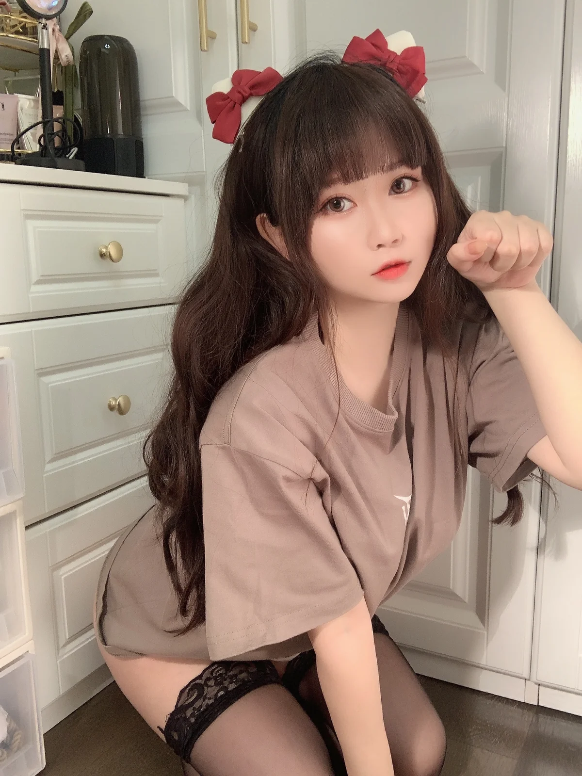 是依酱吖 – T恤底下视频 [31P2V-105MB]