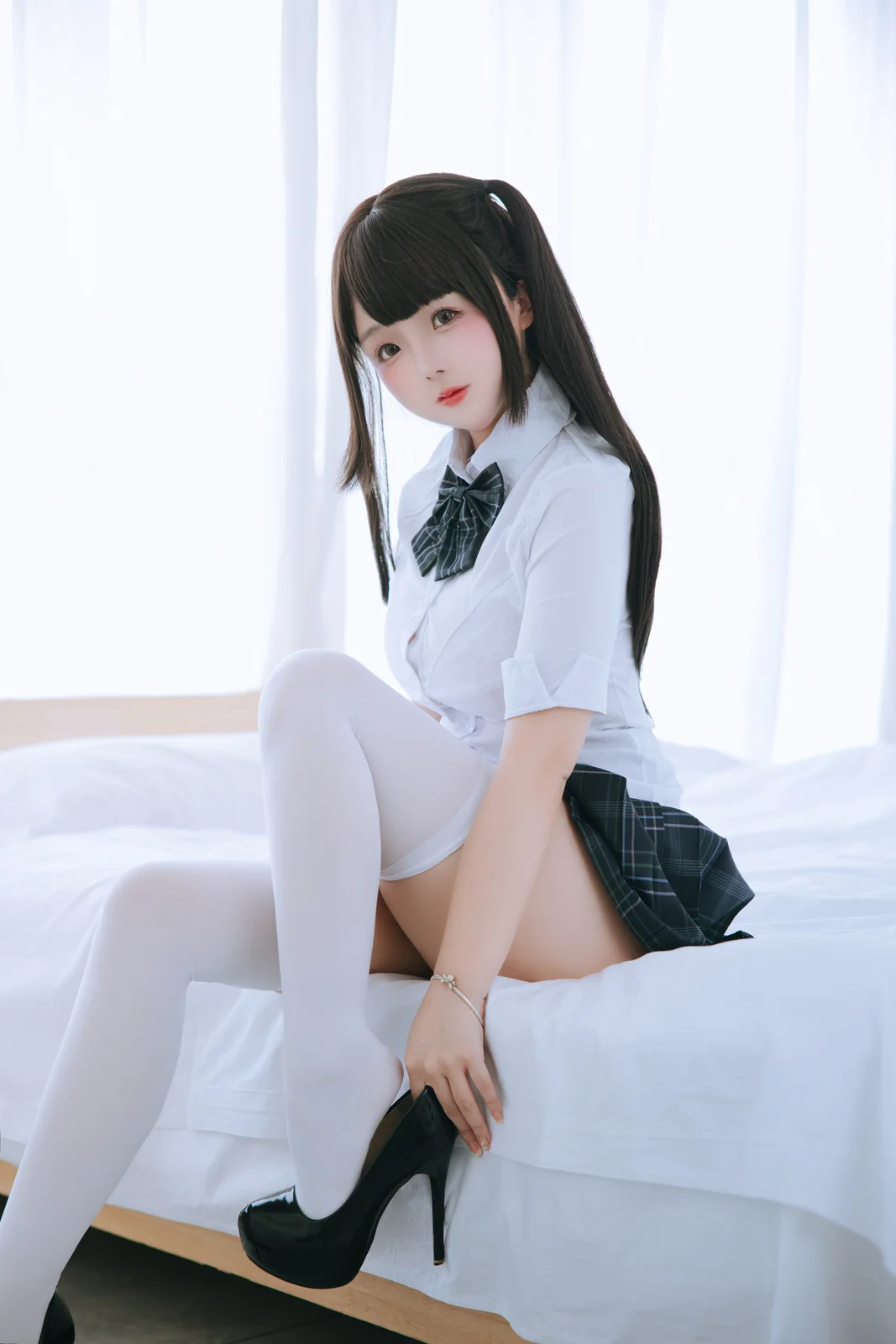 日奈娇 - 学姐 150P [150P-1.57GB]