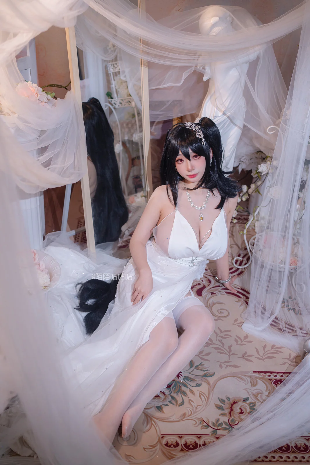 韶陌陌 - 大凤 婚纱 [18P-185MB]