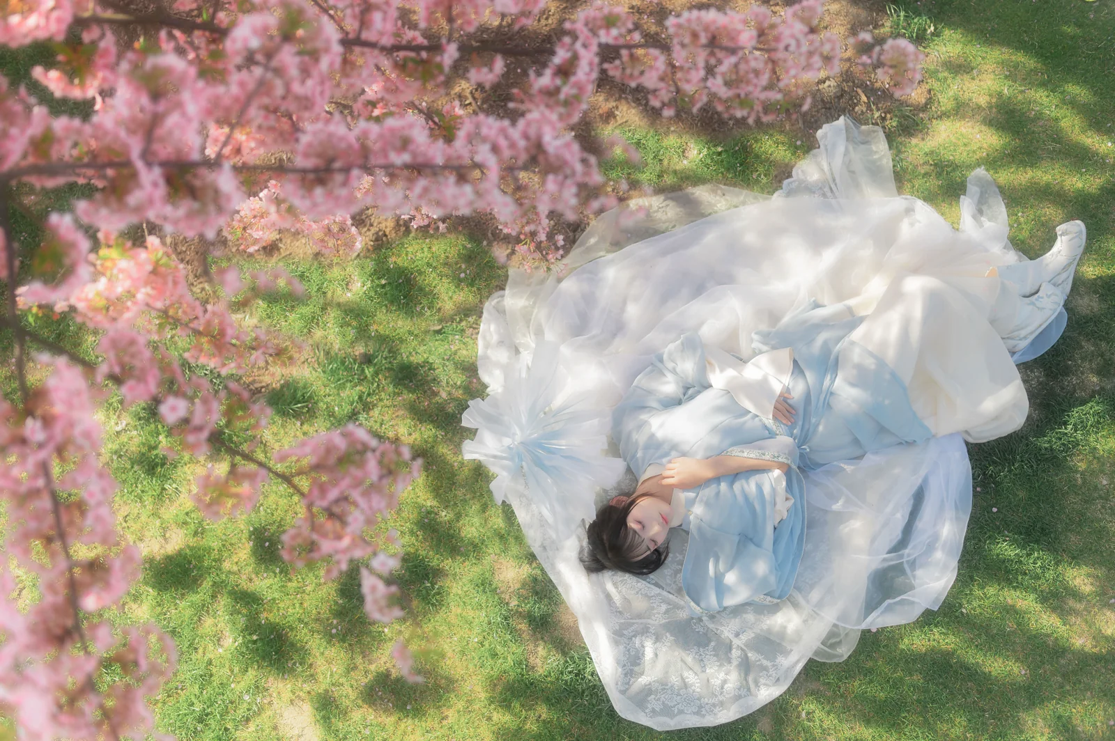 兔子Zzz不吃胡萝卜 - 花满衣 [29P-128MB]