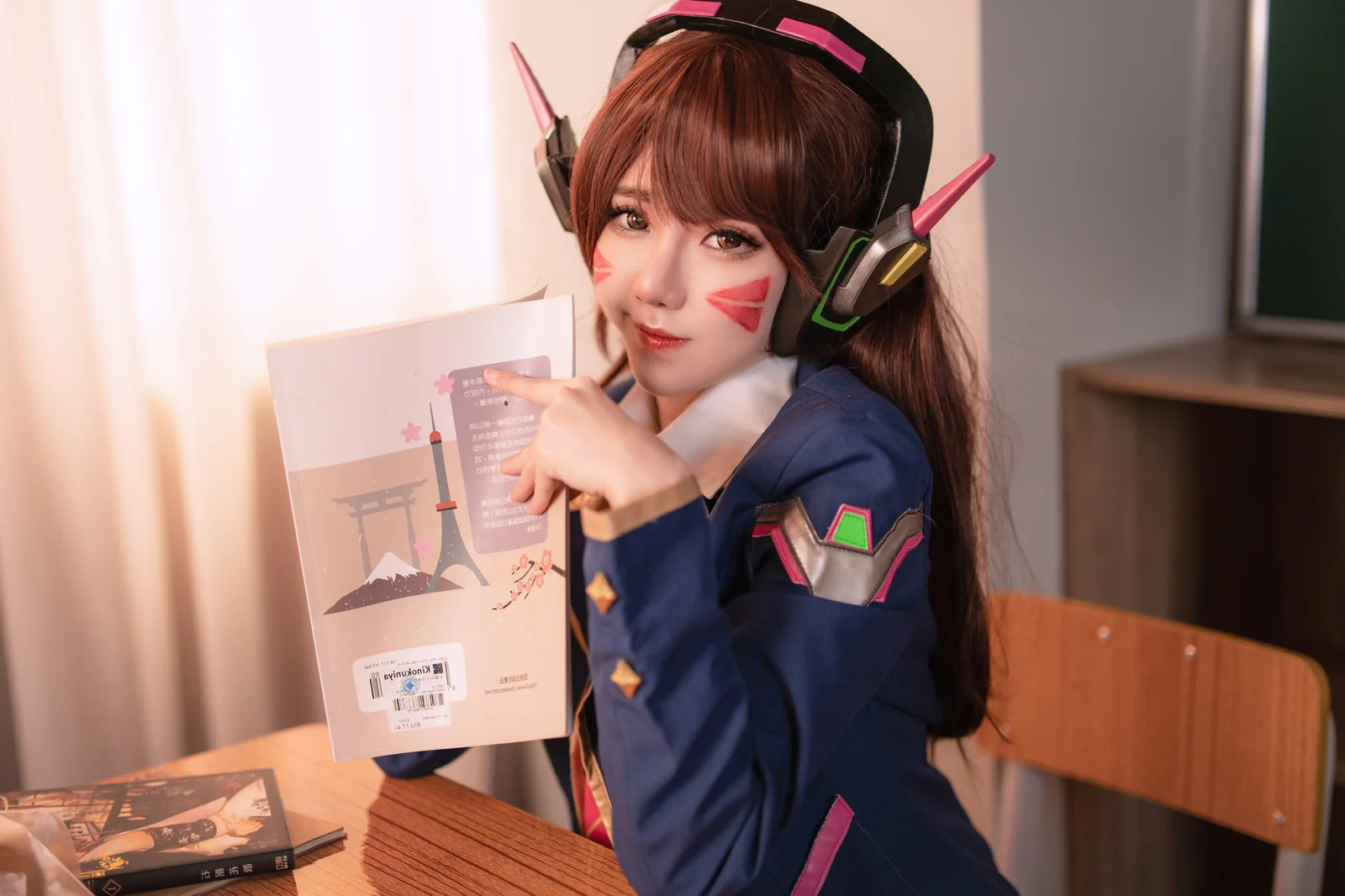 Sally Dorasnow - D.Va School Girl [20P-115MB]