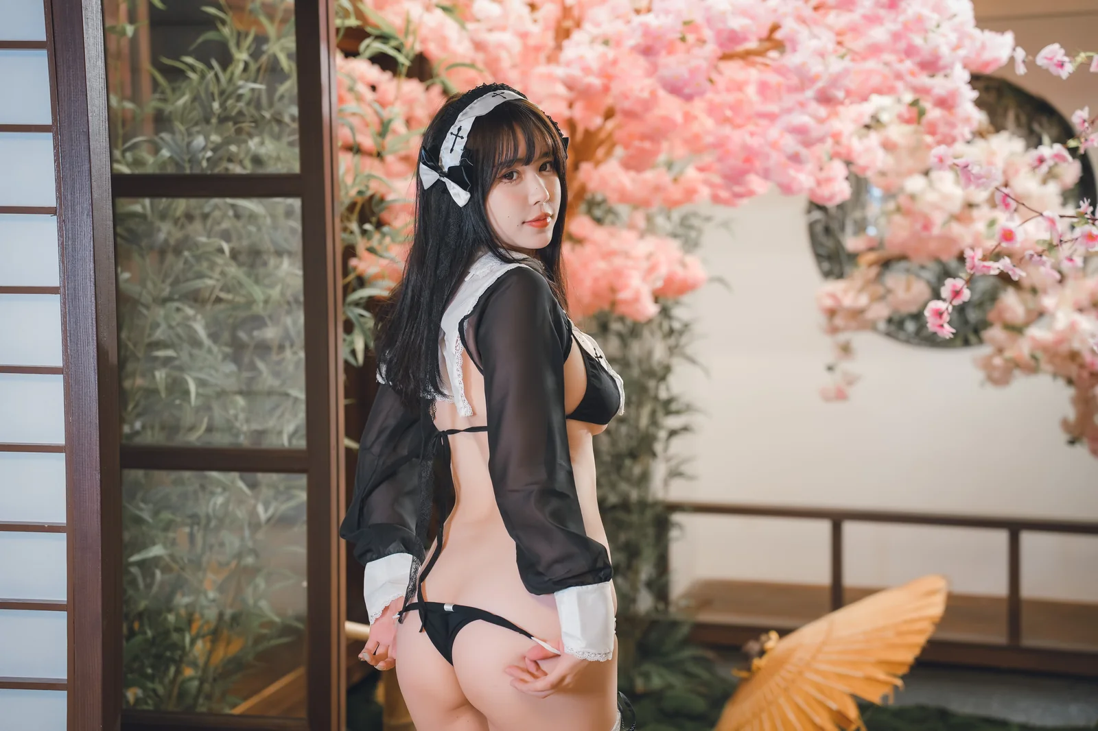 Tina很妖孽呀 - 修女的秘密 [28P-98MB]