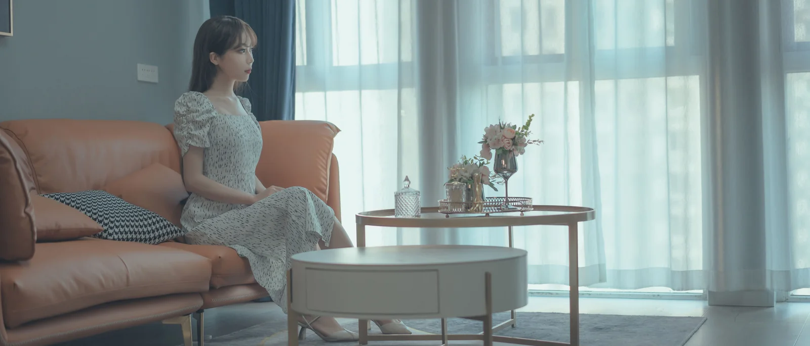 杏仁曲奇 – 反差表姐 [102P-237MB]