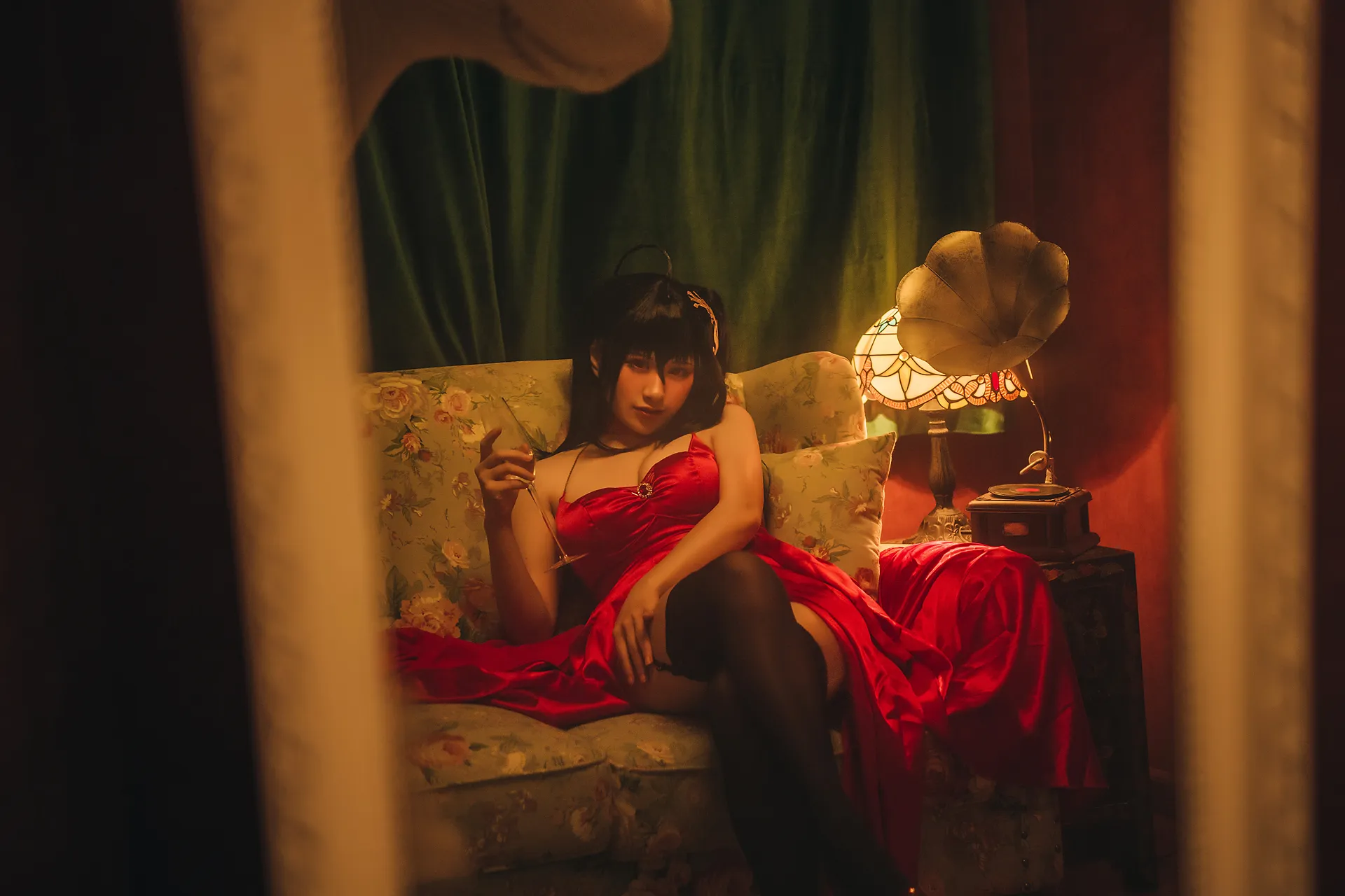 柘烟_Zuken - 大凤礼服 [20P-433MB]